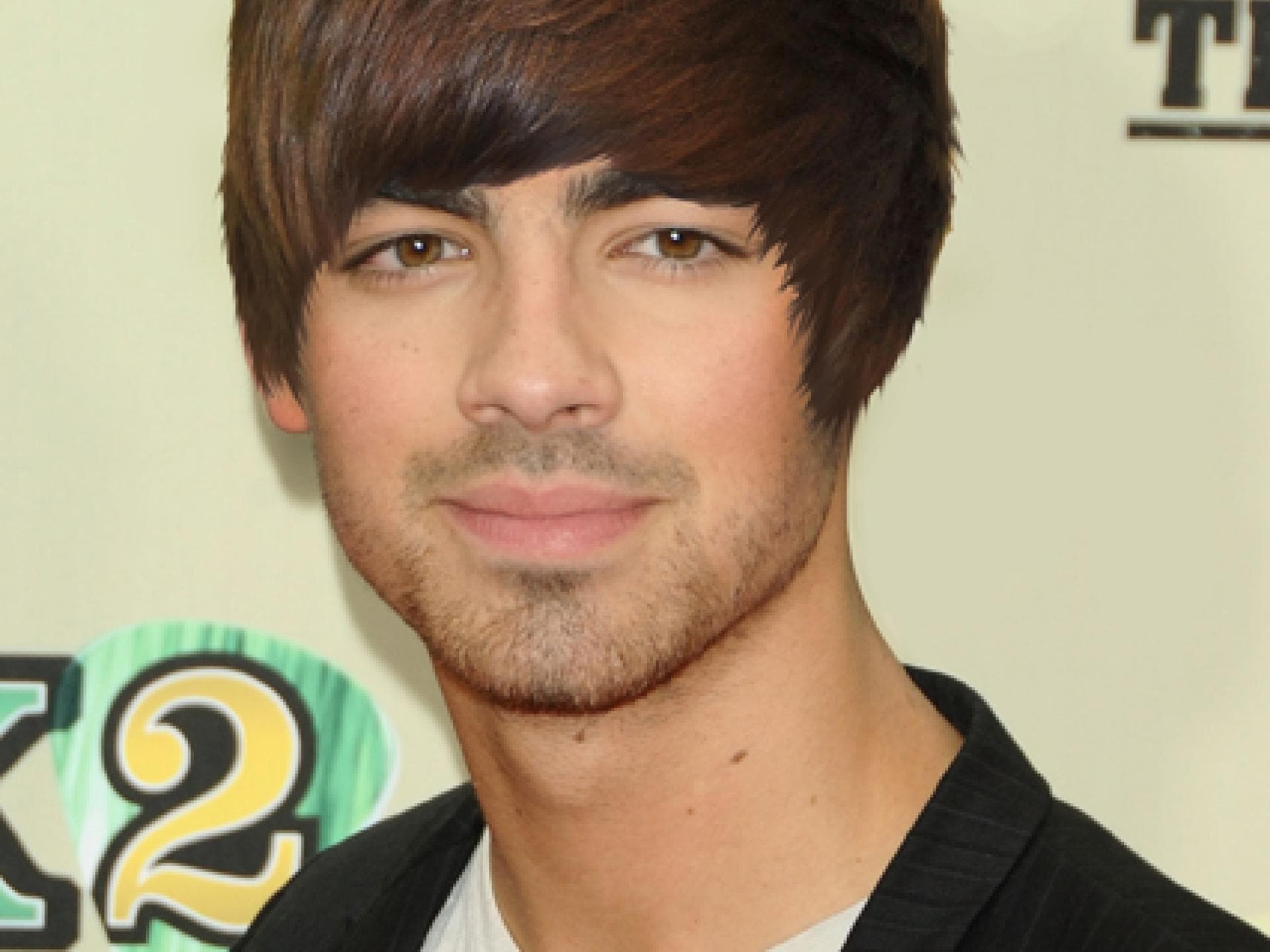 Joe Jonas mit Bieber-Frisur