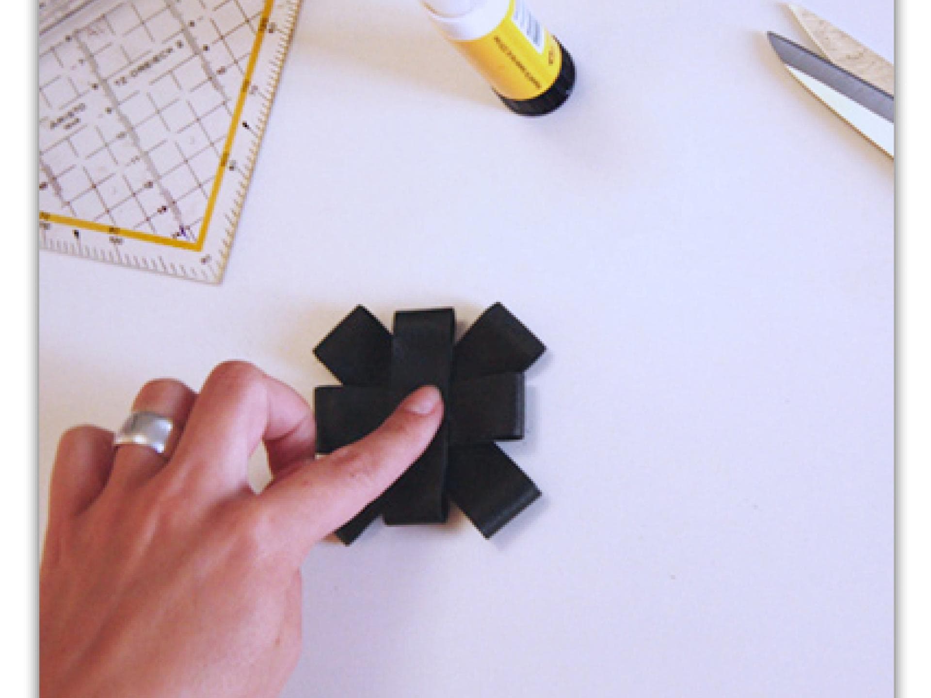 Bohème-Kette: Kreuze festdrücken