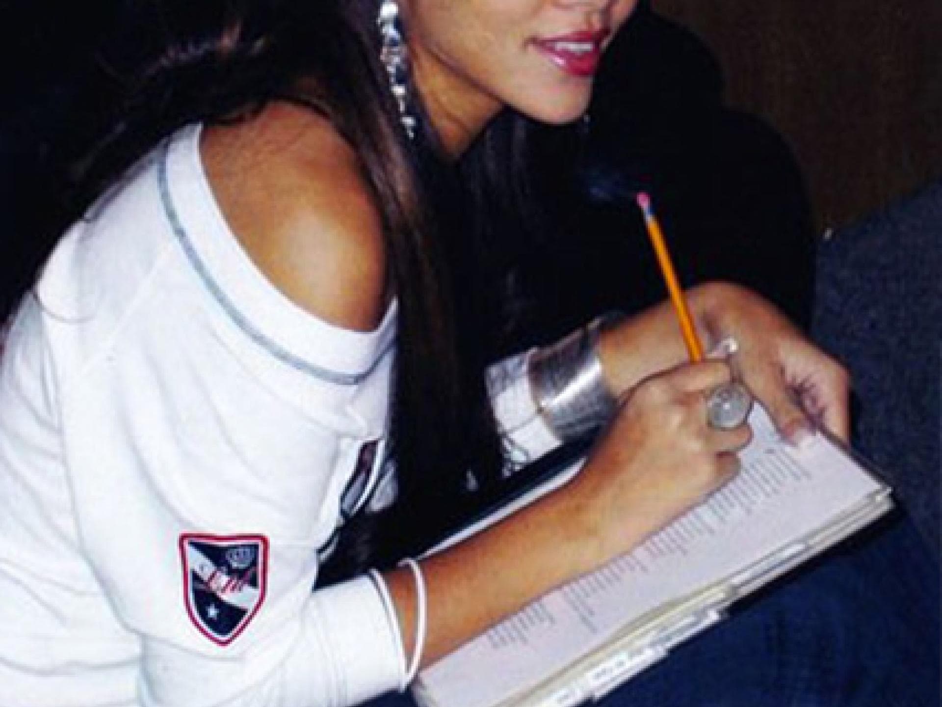 Rihanna mit unreiner Haut in der Pubertät