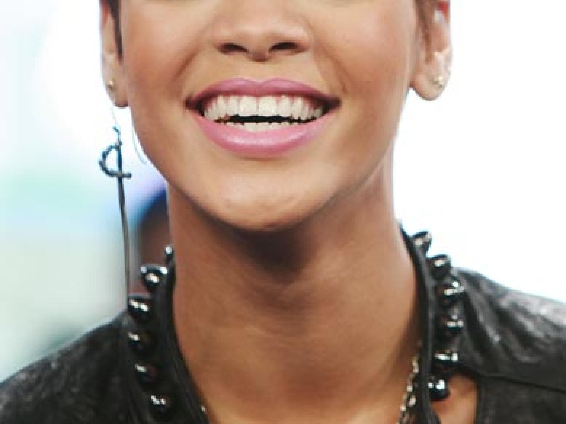 Rihanna-Frisur: fransiger Shortcut