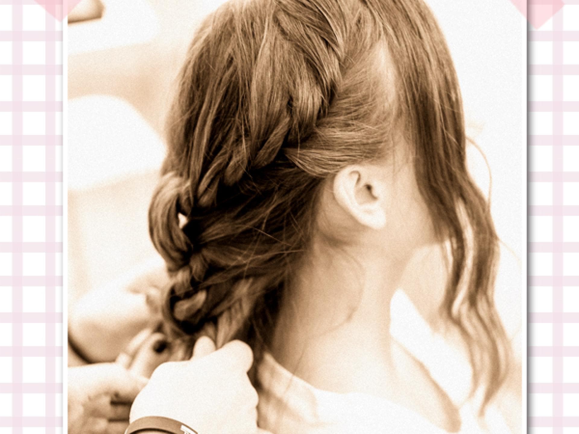 Geknotete Flechtfrisur: Step 3 Geknotete Flechtfrisur: Step 3