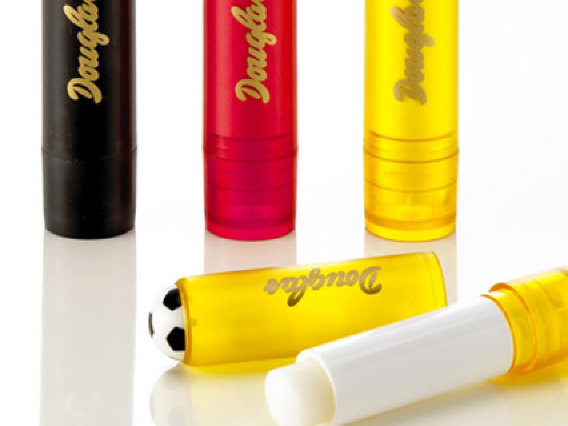 Lippenpflegestifte im WM-Design