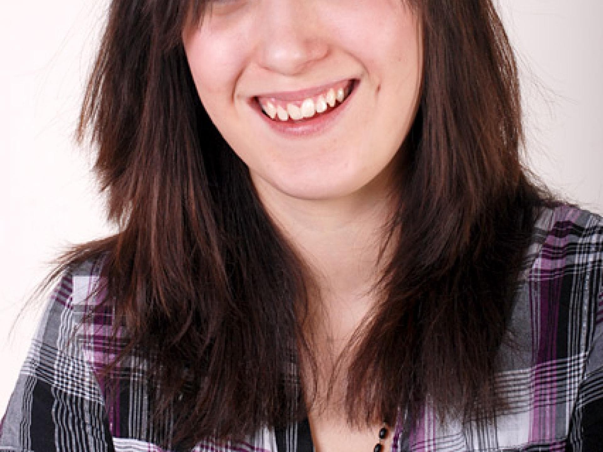 Gesichtsausdruck: echtes Lachen Gesichtsausdruck: echtes Lachen