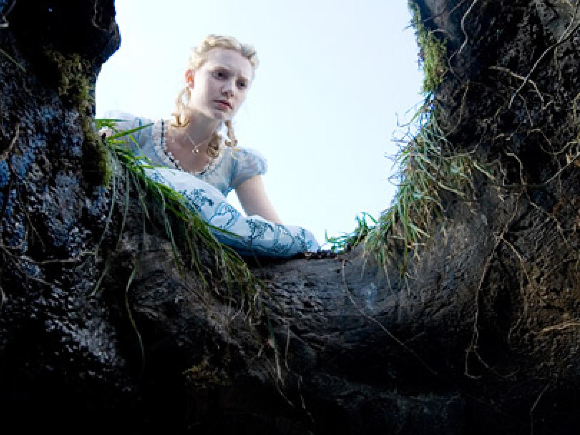 Alice vor dem Kaninchenbau