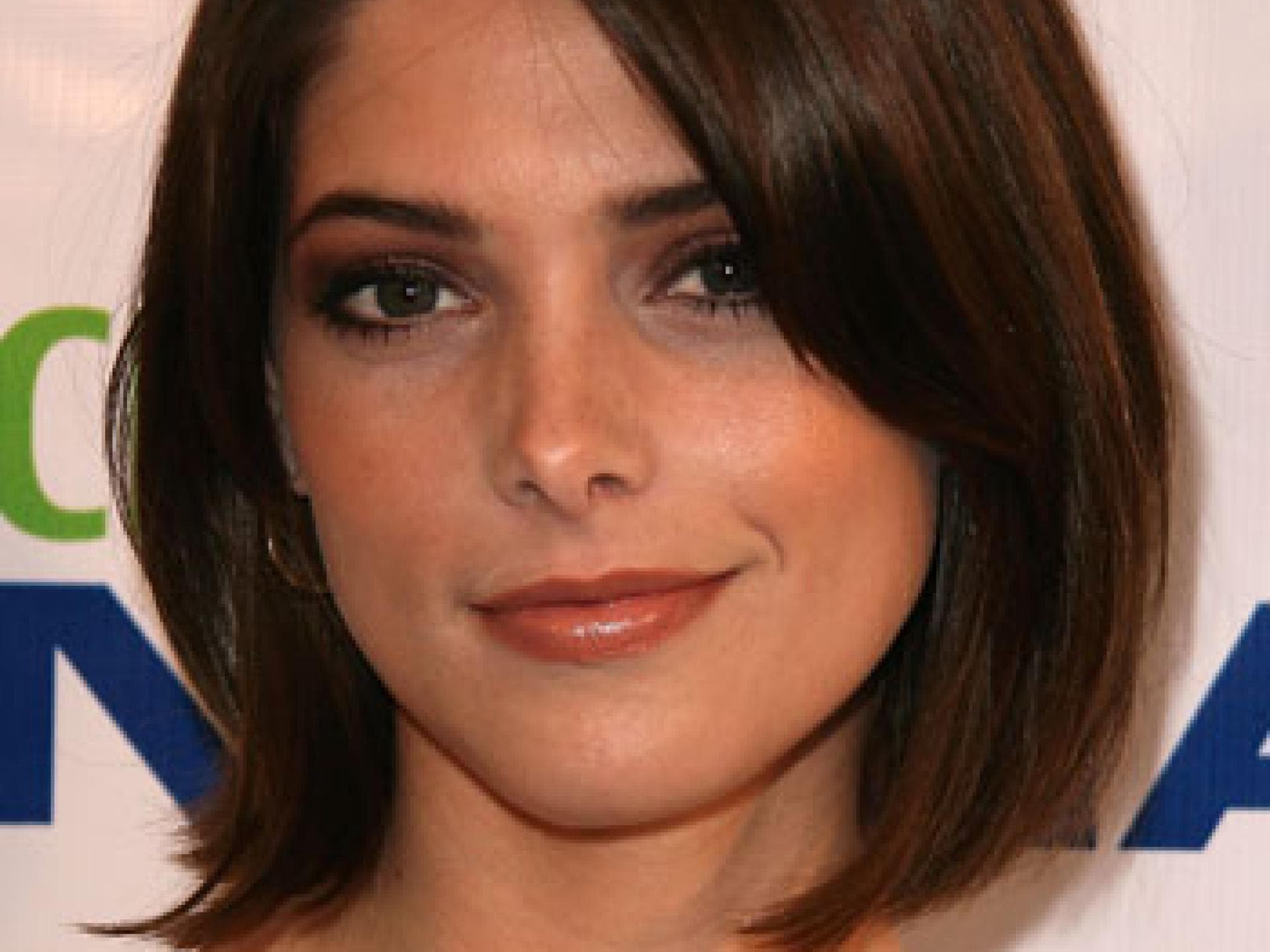 Ashley Greene Style: Make-Up in Bronze- und Kupfer