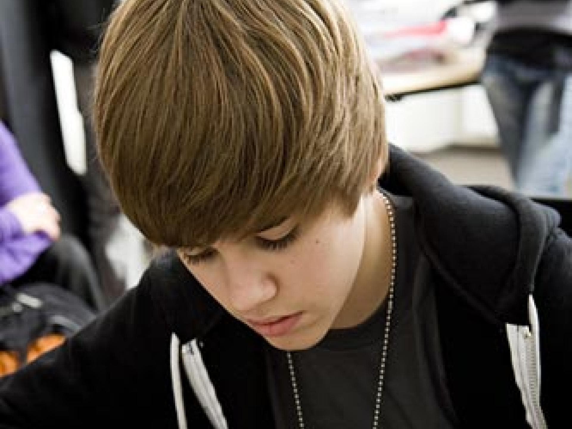 Justin Bieber beim Signieren Justin Bieber beim Signieren