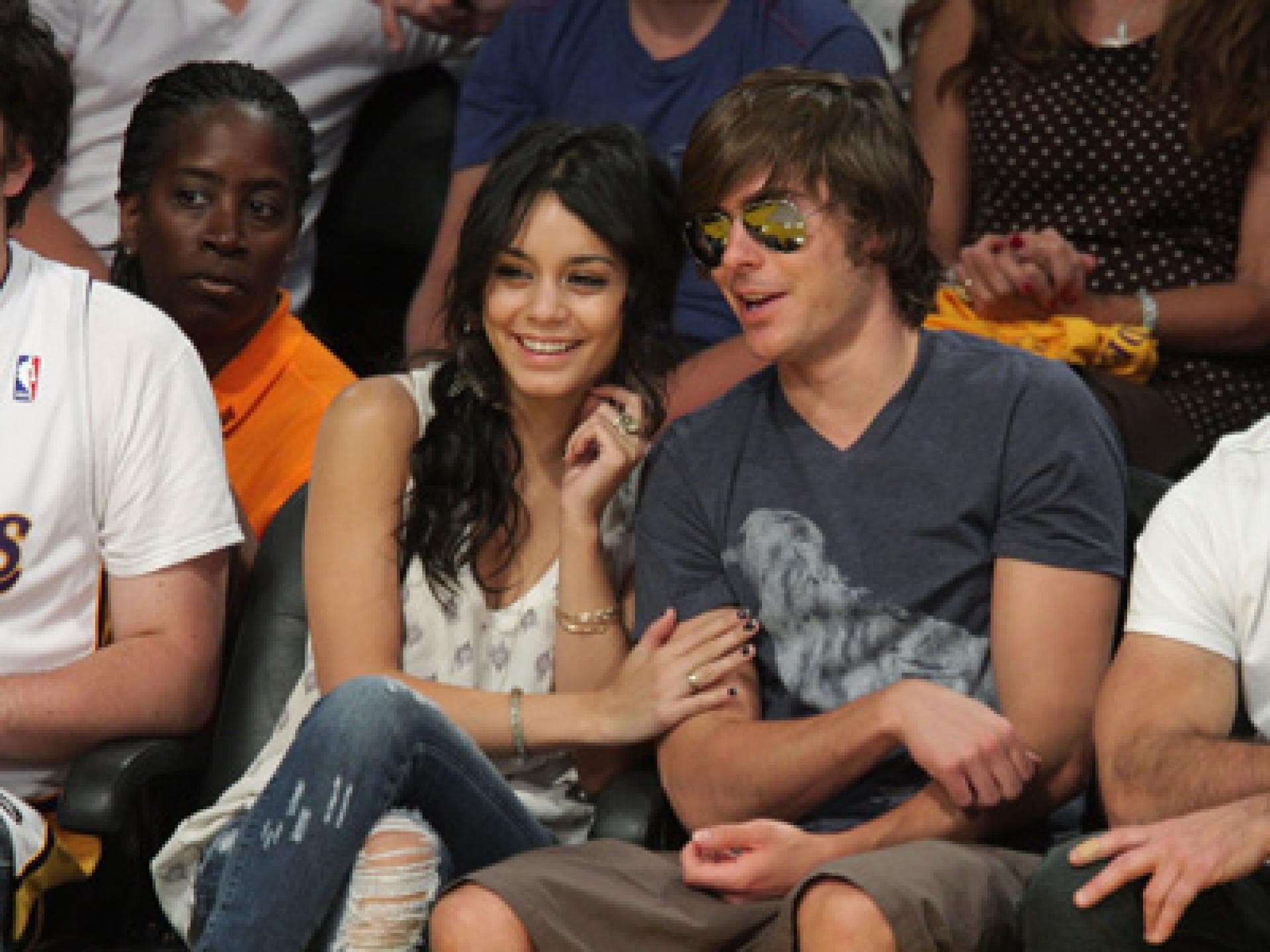 Vanessa Hudgen mit Zac Efron beim Basketballspiel Vanessa Hudgen mit Zac Efron beim Basketballspiel