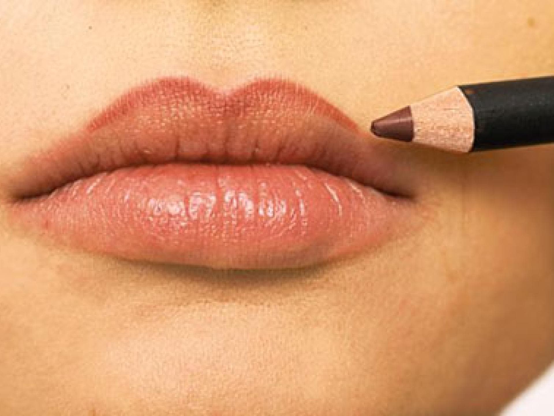 Lippenherz nachzeichnen