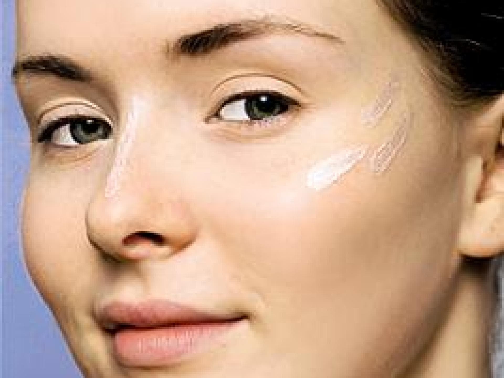 Glanzfluid für einen zarten Teint