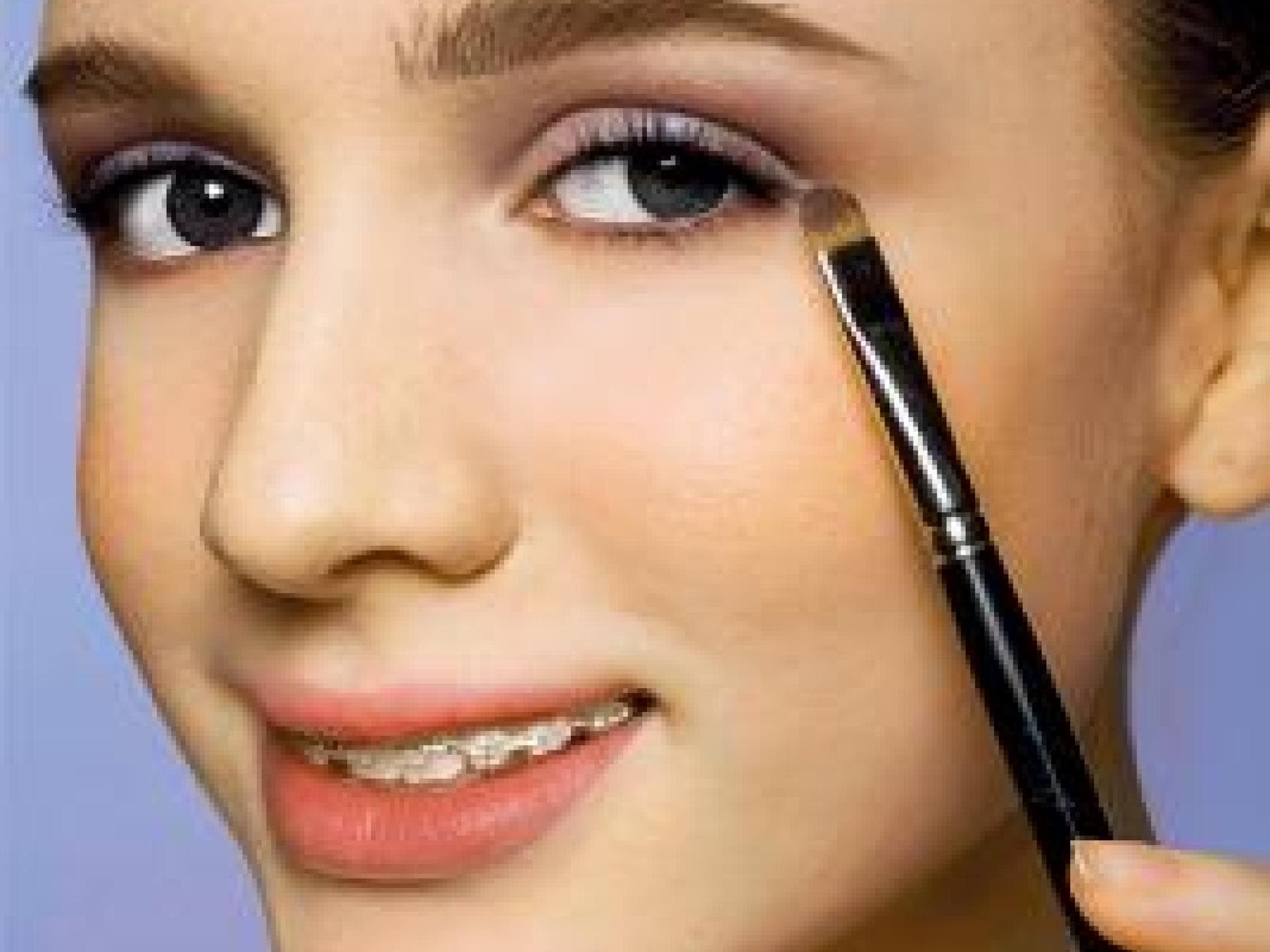 Linie am Lidrand ziehen Linie am Lidrand ziehen