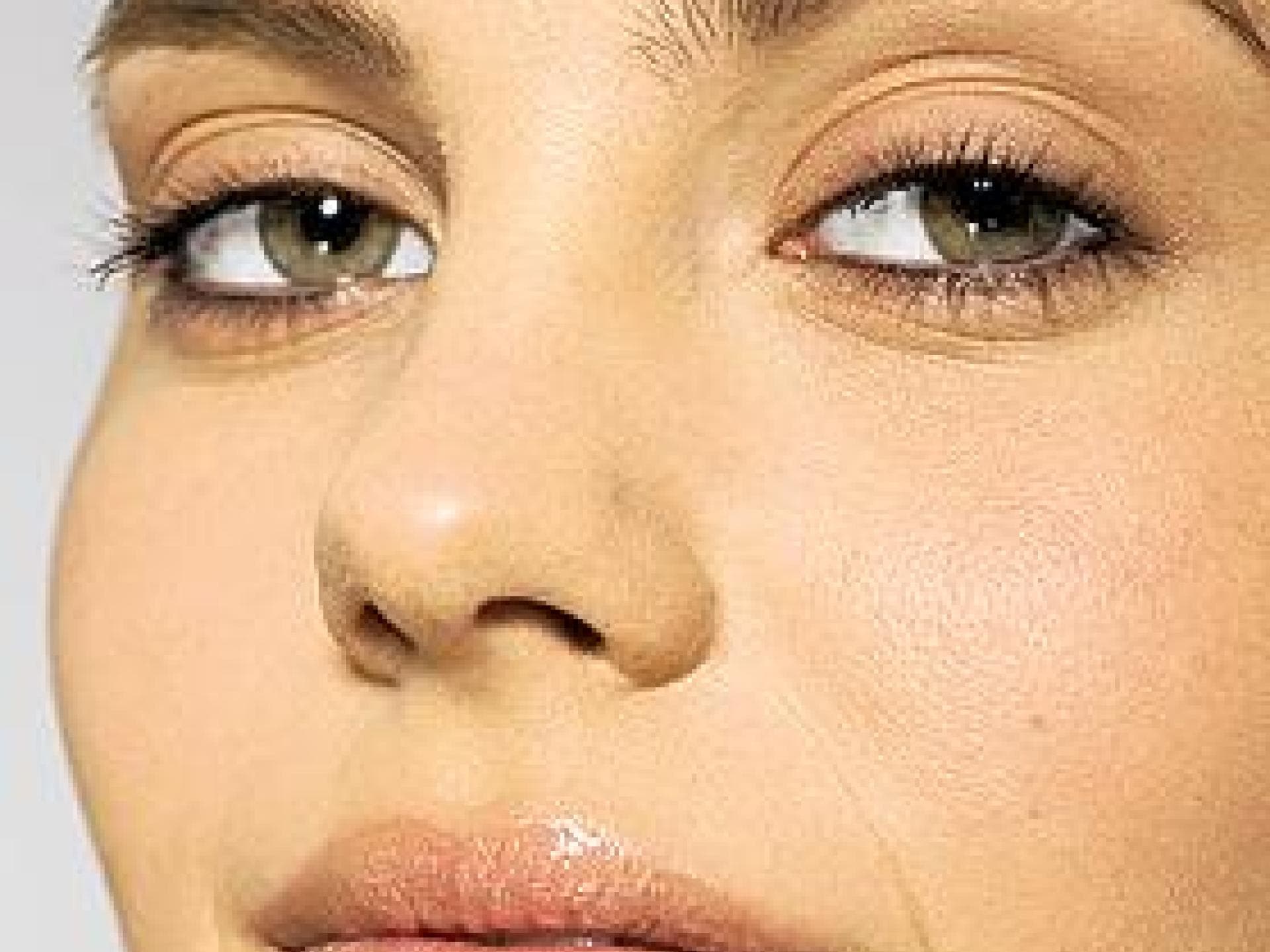 Lippenstift mit Glanzpartikeln Lippenstift mit Glanzpartikeln