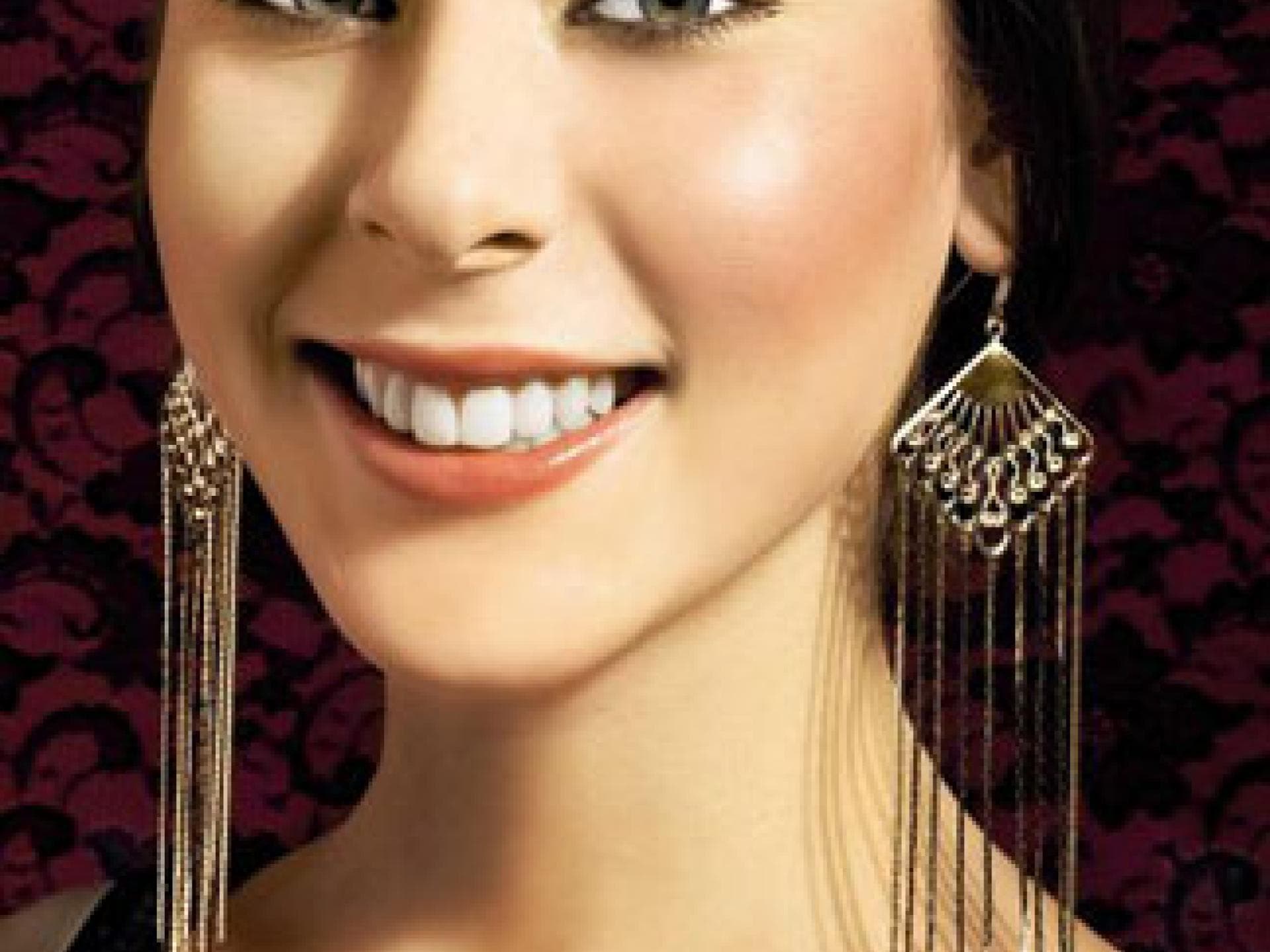 Glamouröses Makeup in Gold