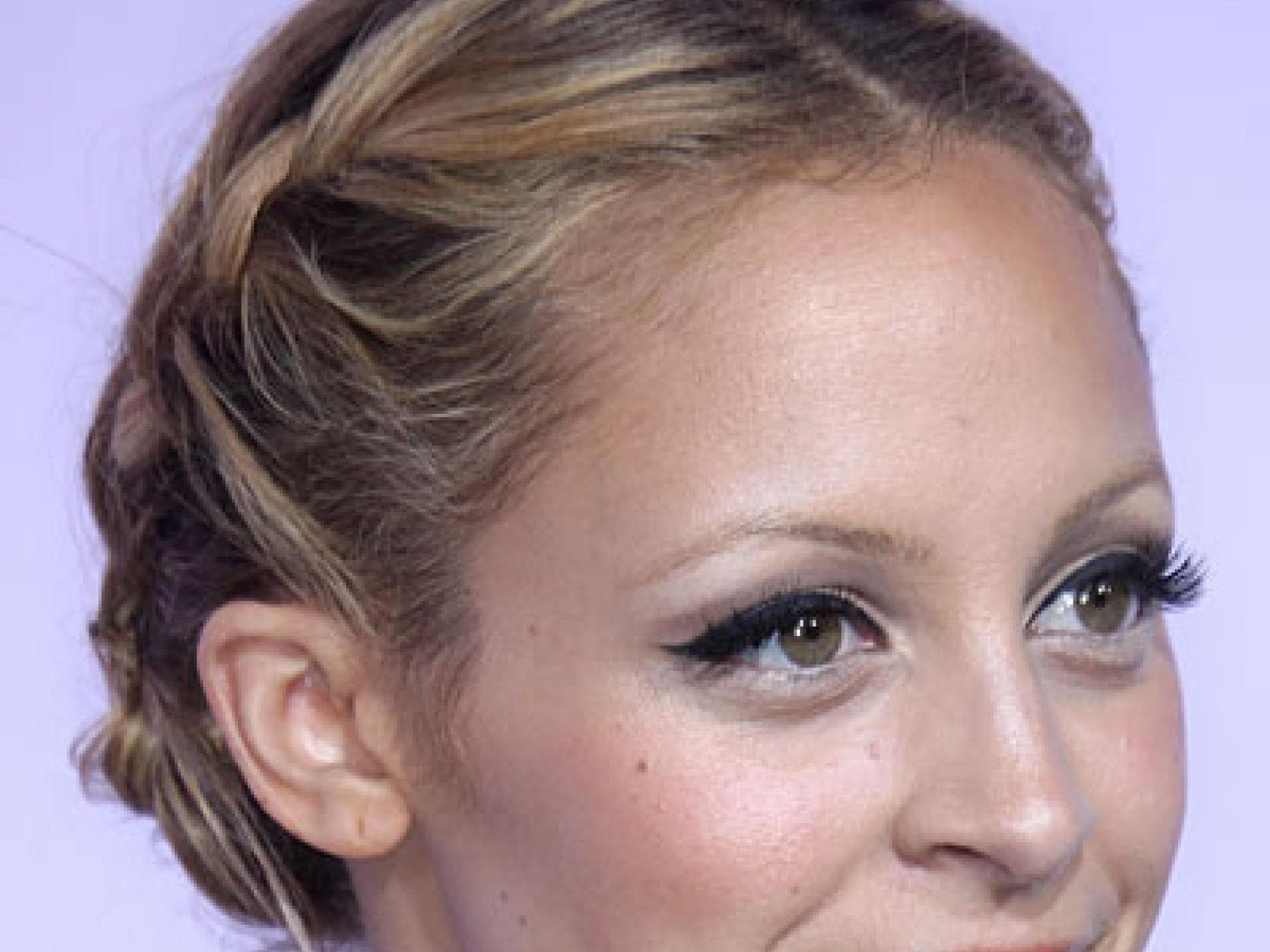 Nicole Richie mit Gretel-Frisur Nicole Richie mit Gretel-Frisur