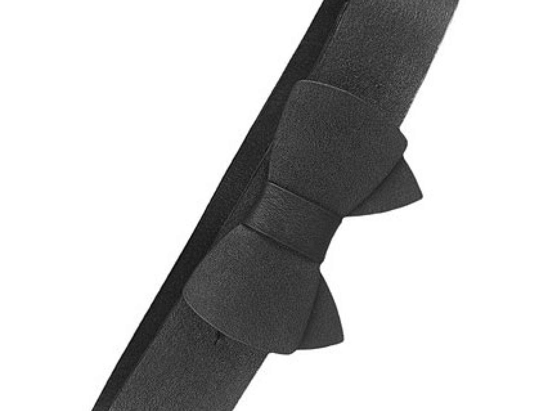 Schwarzer Gürtel mit Schleife von Mary Robyns