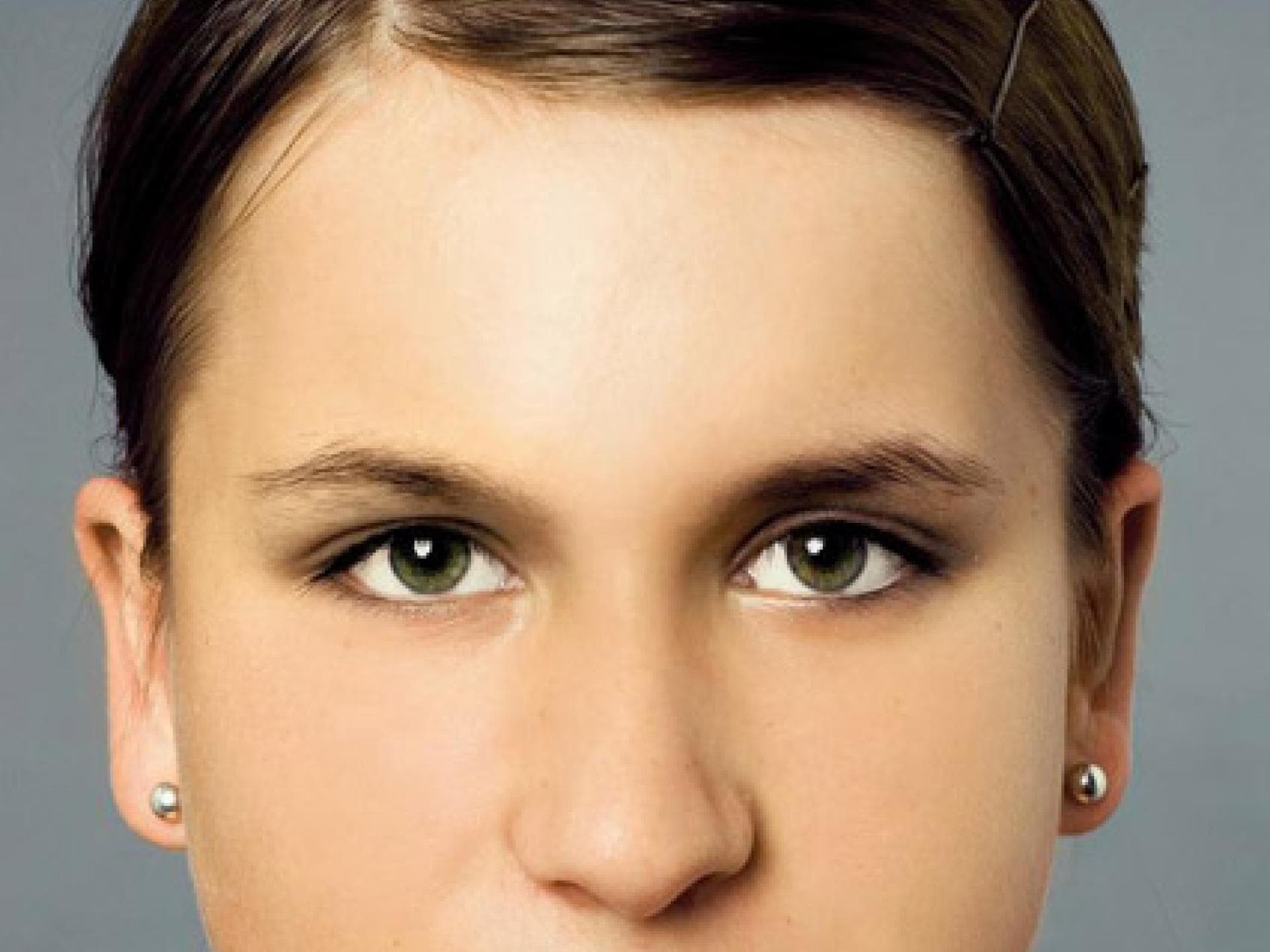 Schmale Oberlippe voller schminken