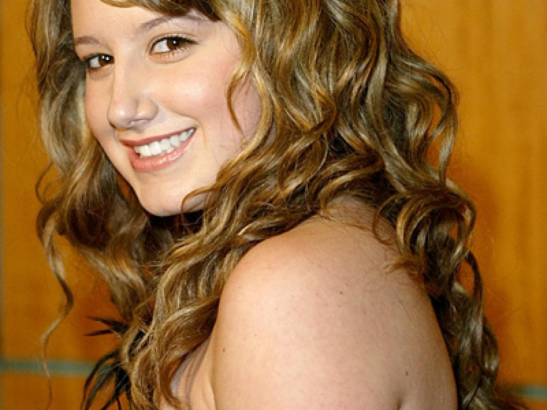 Ashley mit Lockenkopf