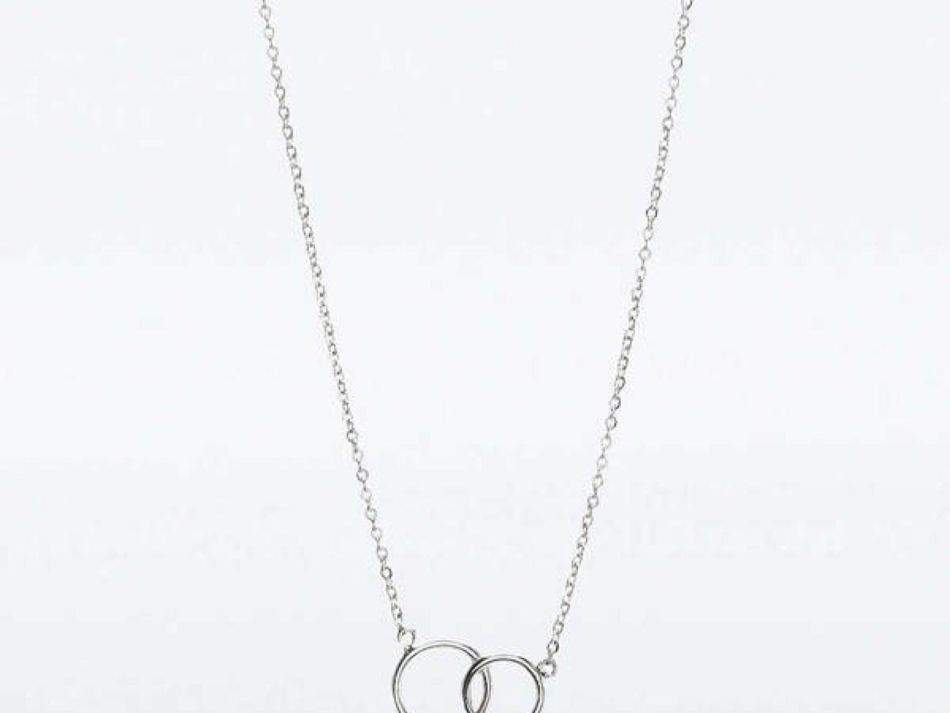 Kette mit verschlungenen Kreisen von Urban Outfitters