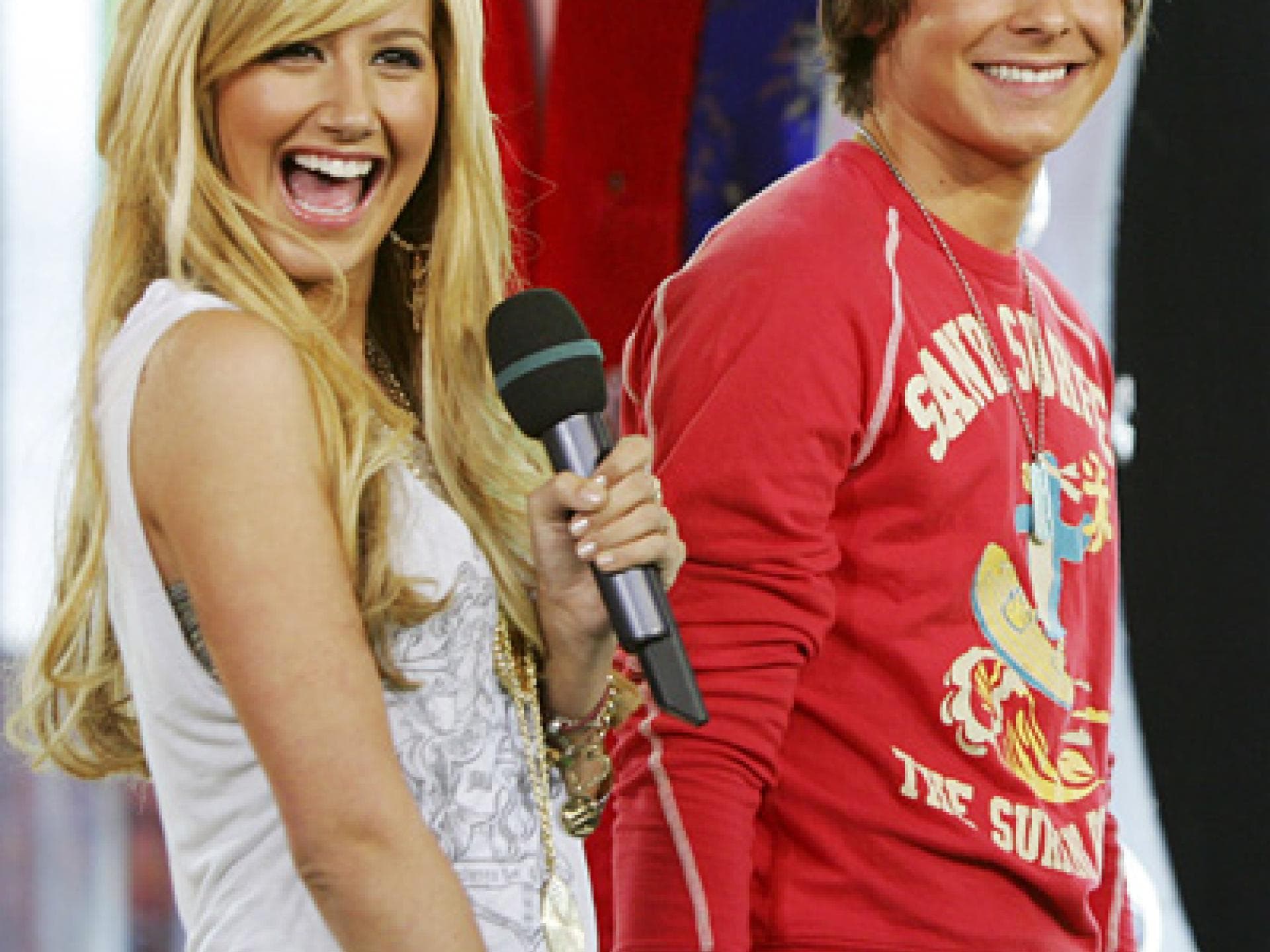 Ashley und Zac Efron bravourös bei der MTV-Show 2006