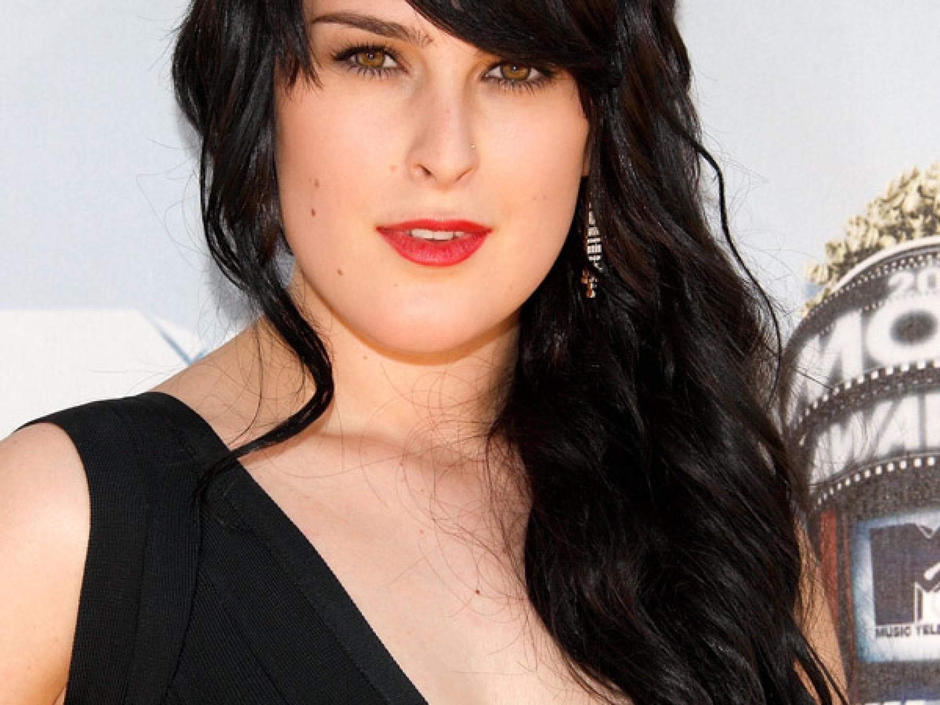 Rumer Willis mit langen Haaren
