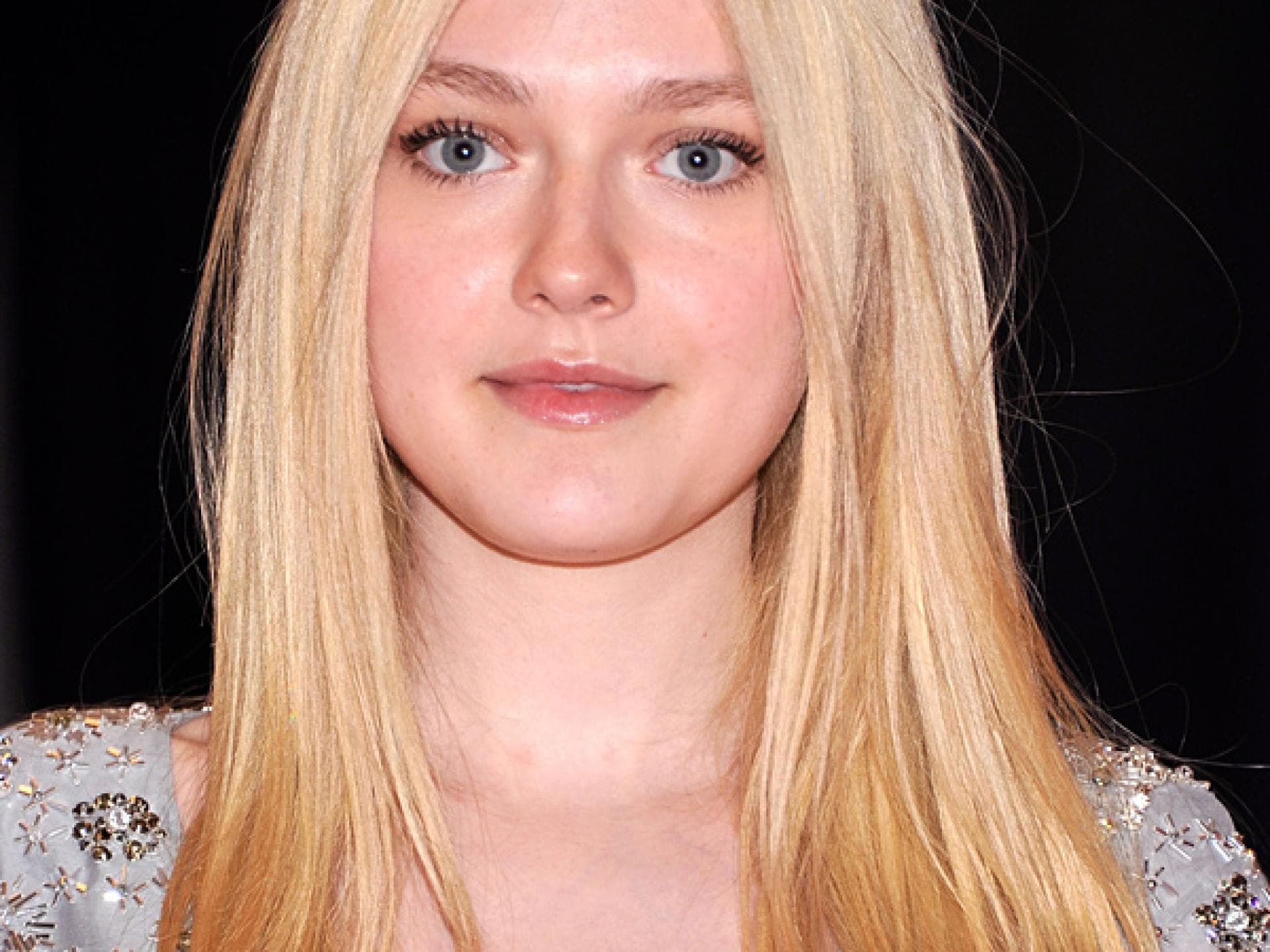 Dakota Fanning mit Schminke