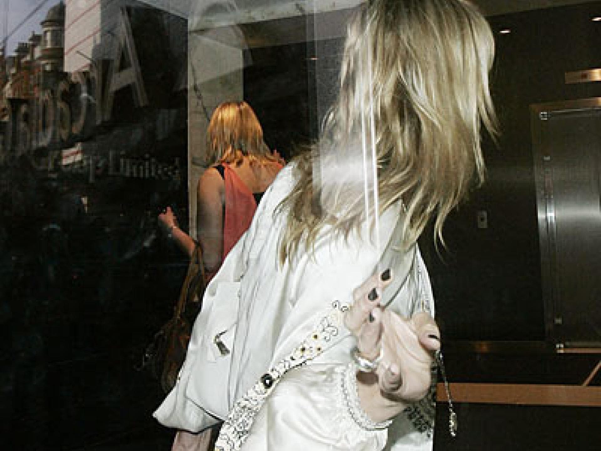 Kate Moss ziemlich mager