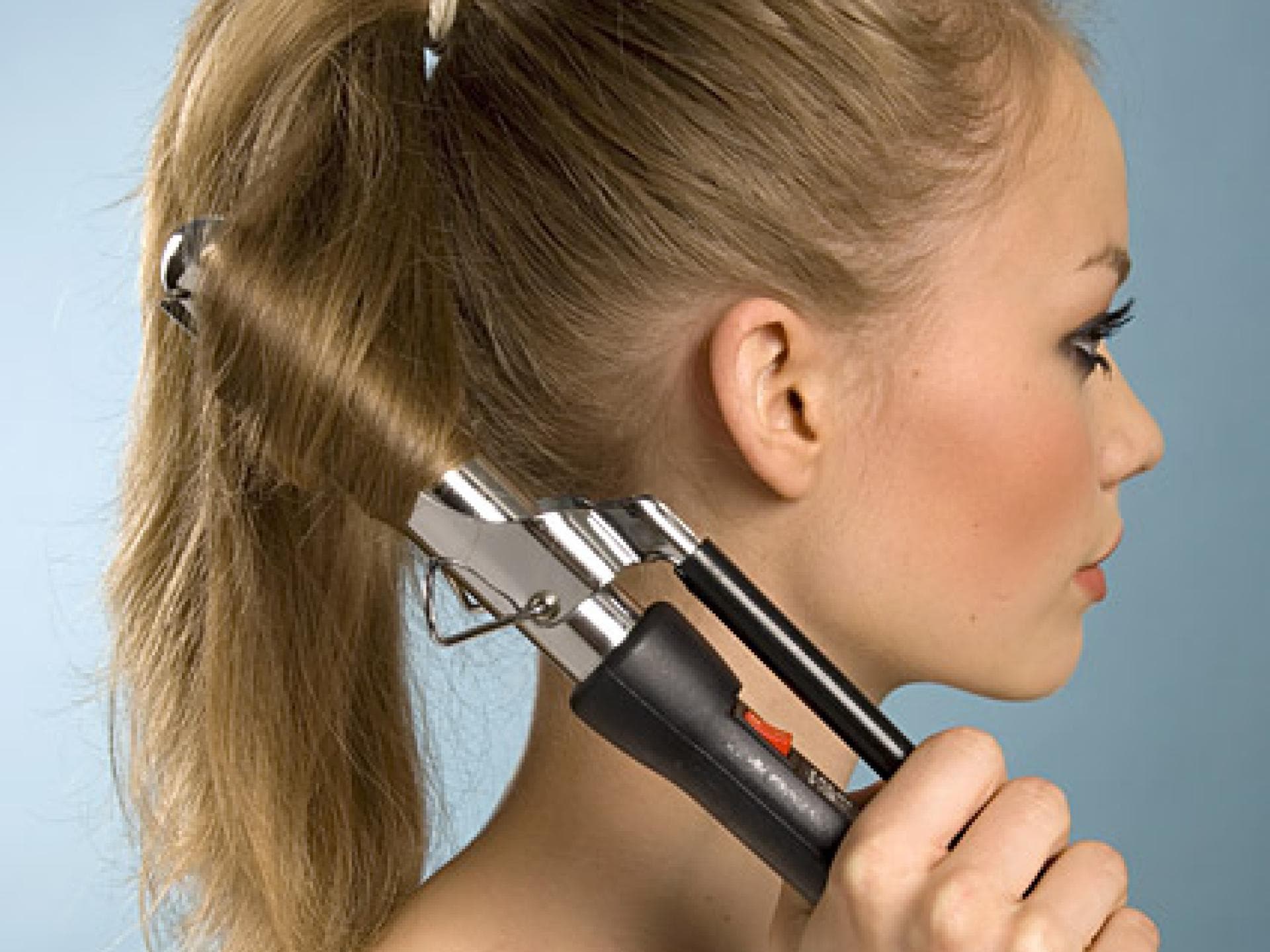 Pferdeschwanz mit süßen Kringeln Pferdeschwanz mit süßen Kringeln