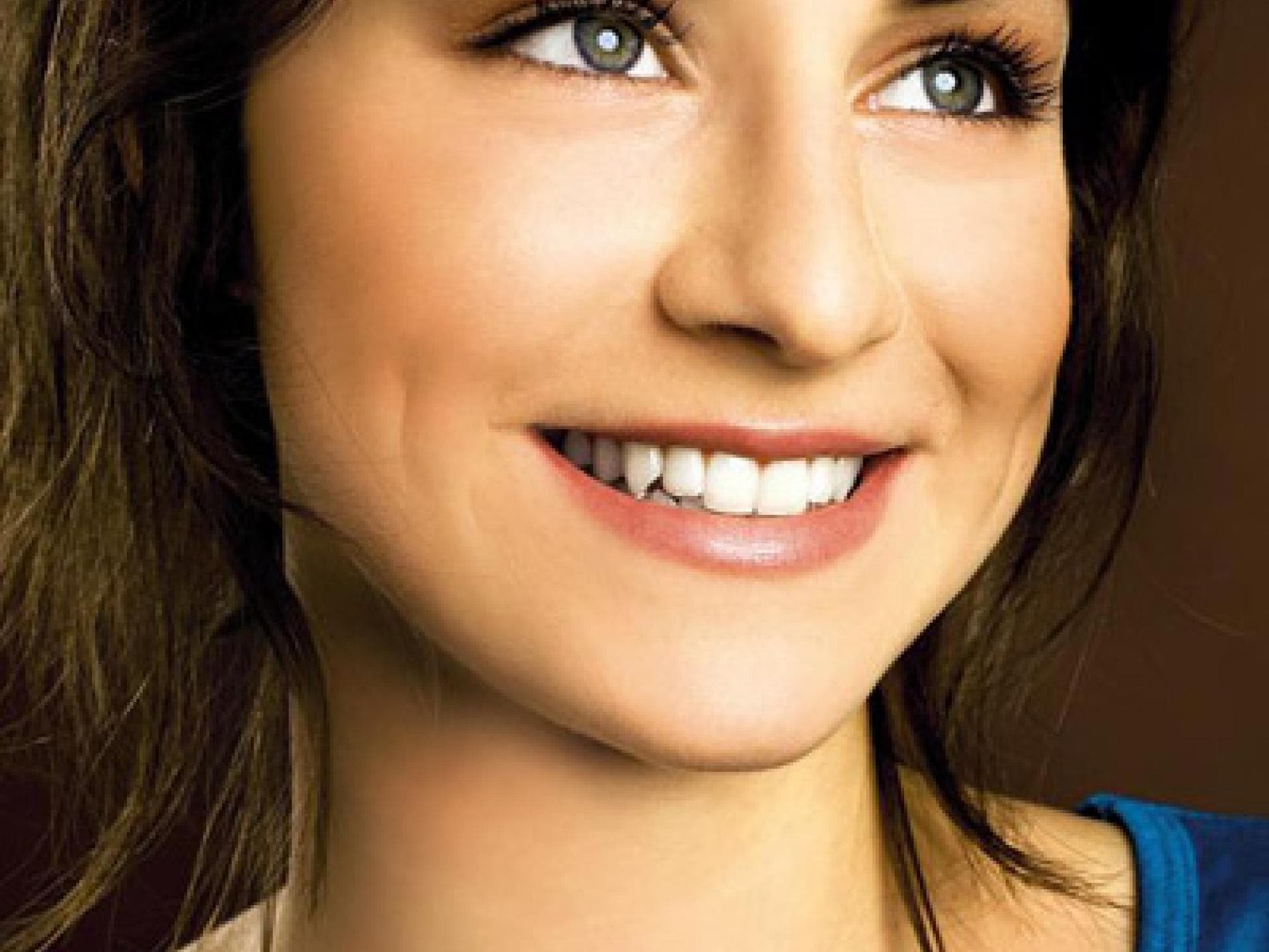 Perfektes Nude-Make-up für Carolina