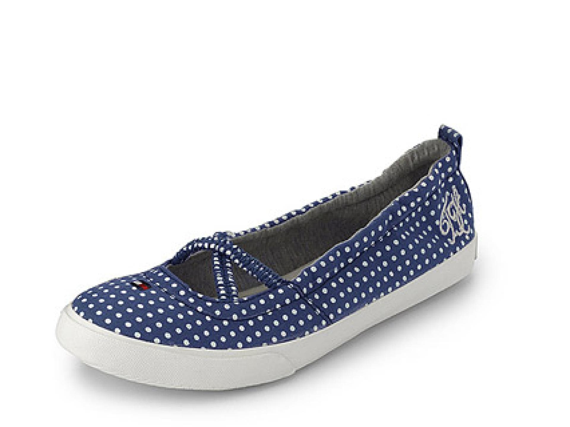 Blaue Ballerinas mit Pünktchen