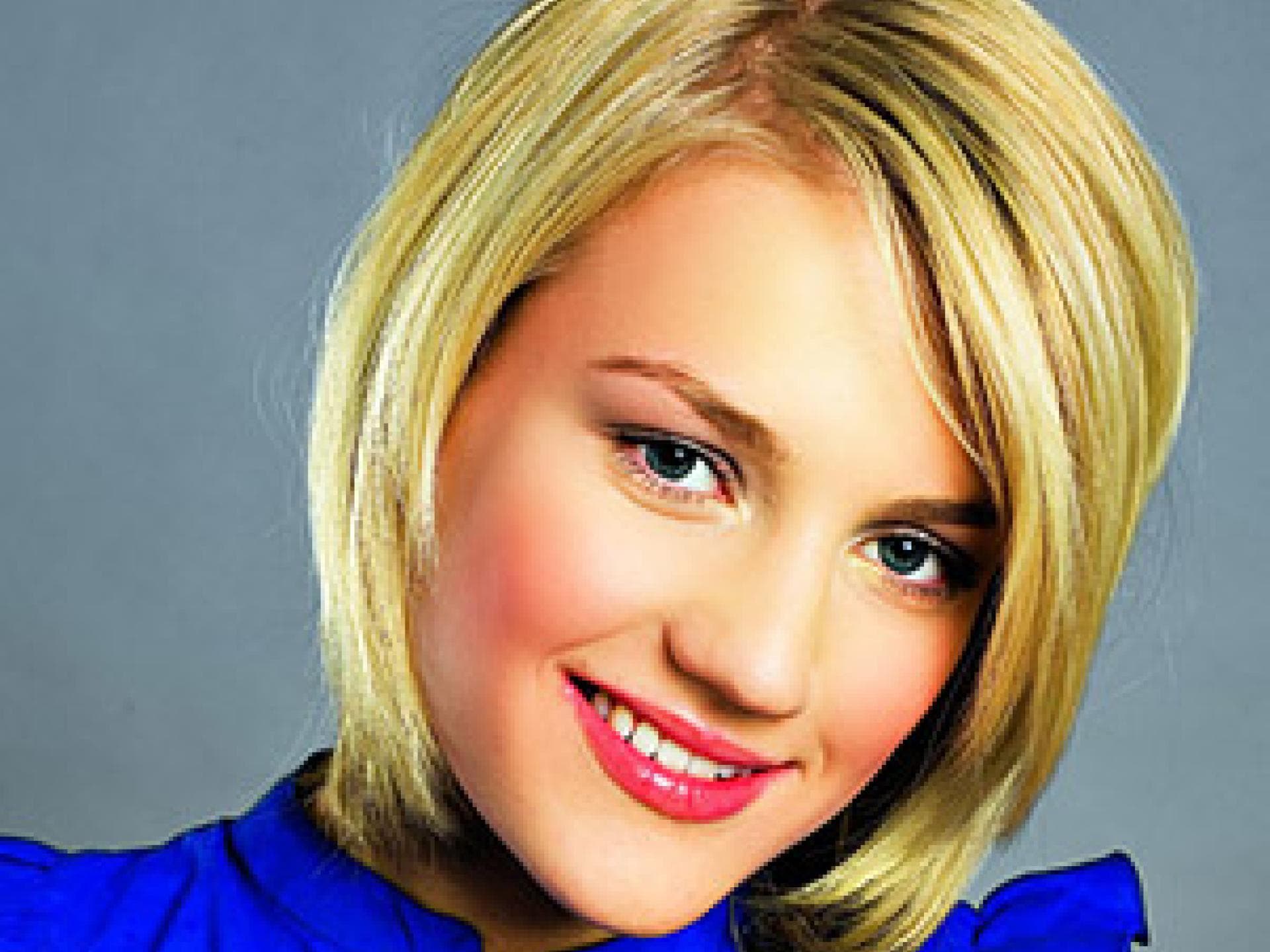 Haartrockner mit Glätter für Volumen