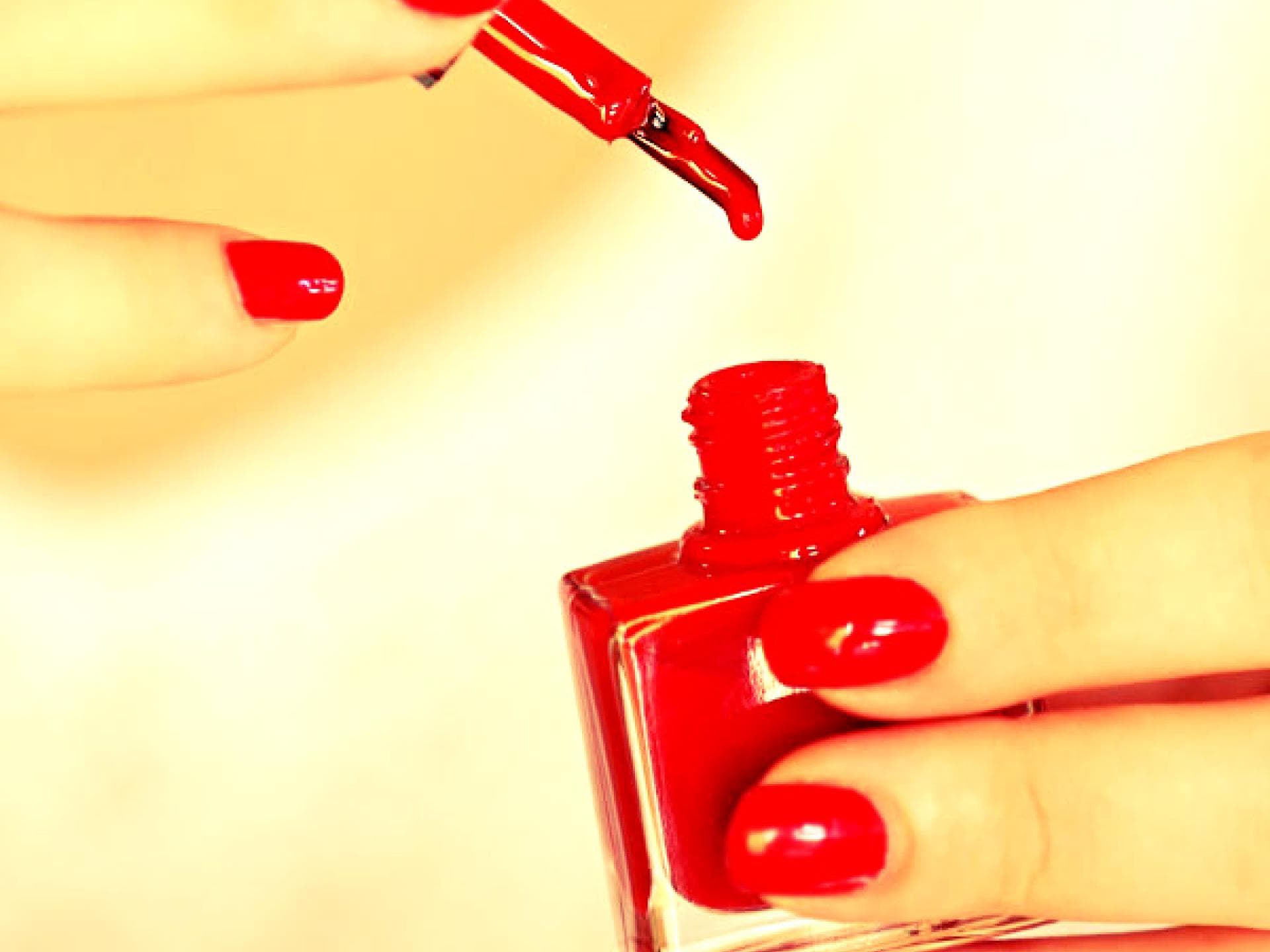 Nagellack nicht genügend trocken lassen Nagellack nicht genügend trocken lassen