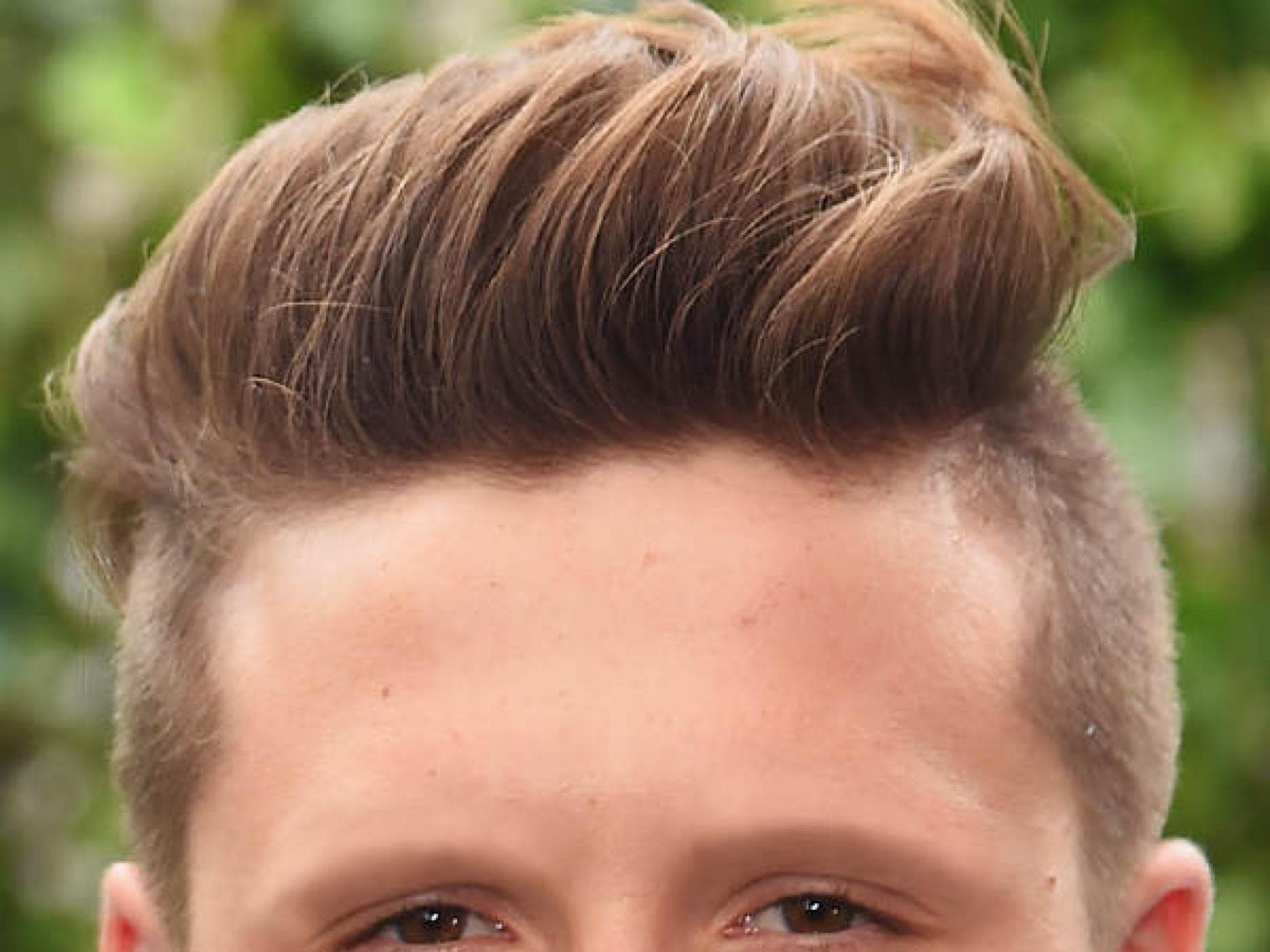 Brooklyn Beckham ohne Augenbrauen