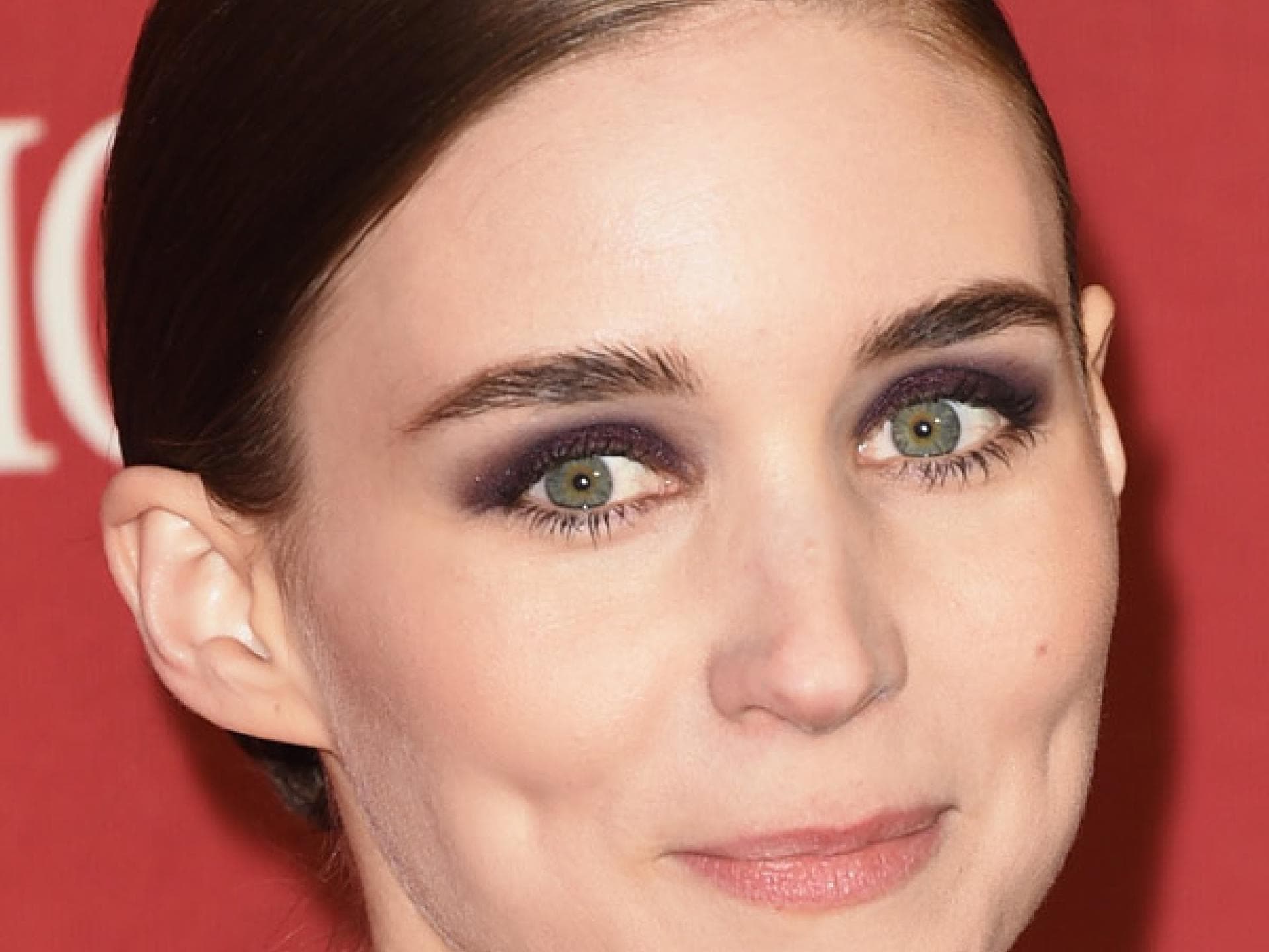 Rooney Mara Augenbrauen: Straight Across