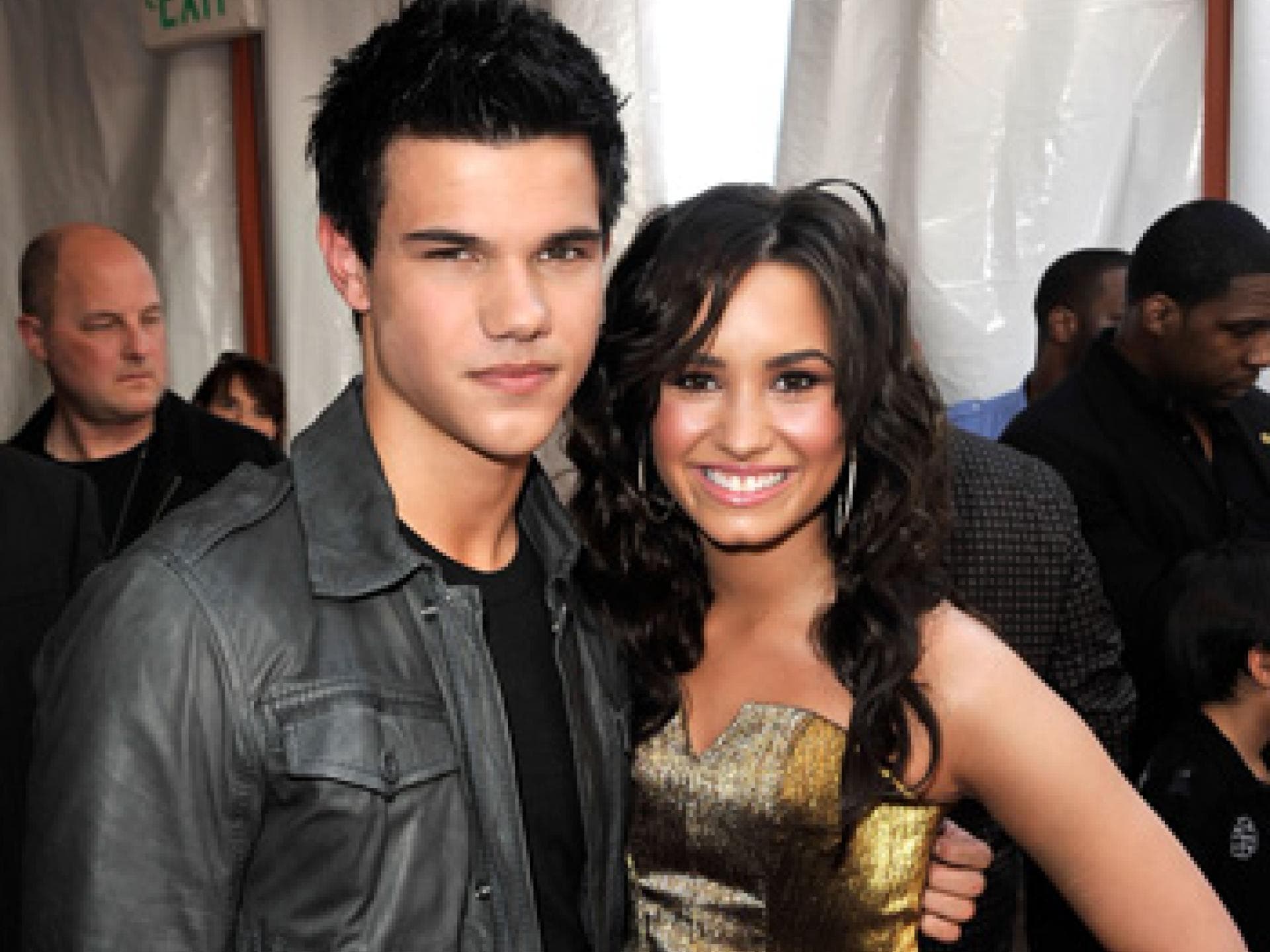 Taylor Lautner & Demi Lovato