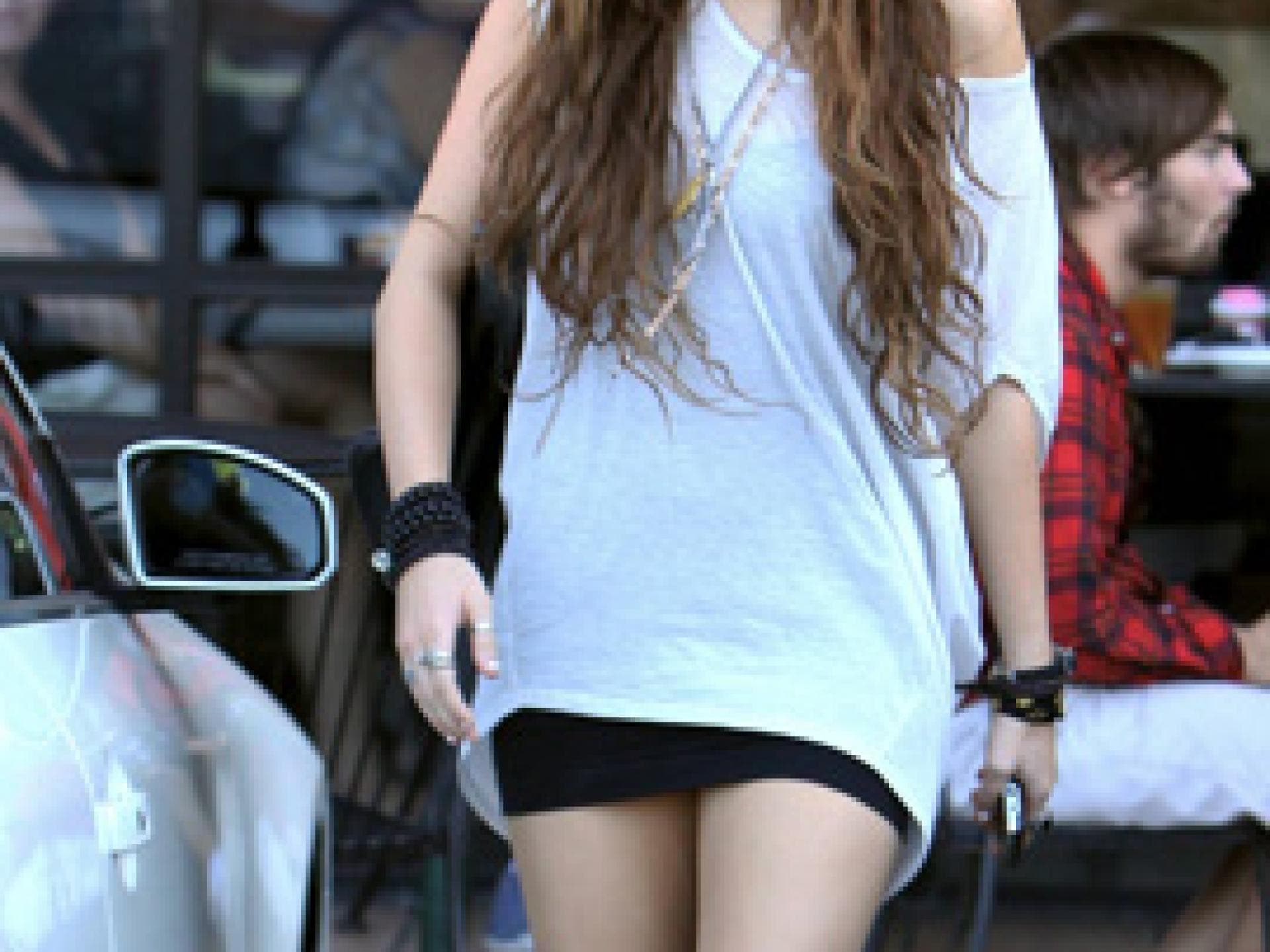 Miley Cyrus mit Freizeitoutfit Miley Cyrus mit Freizeitoutfit