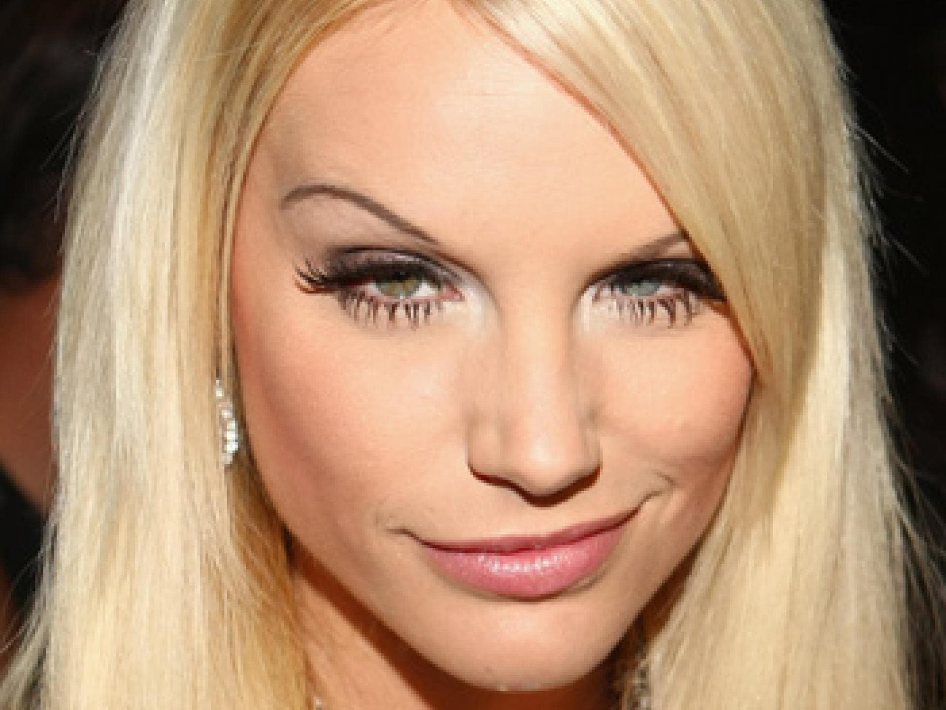 Gina-Lisa Lohfink Augenbrauen