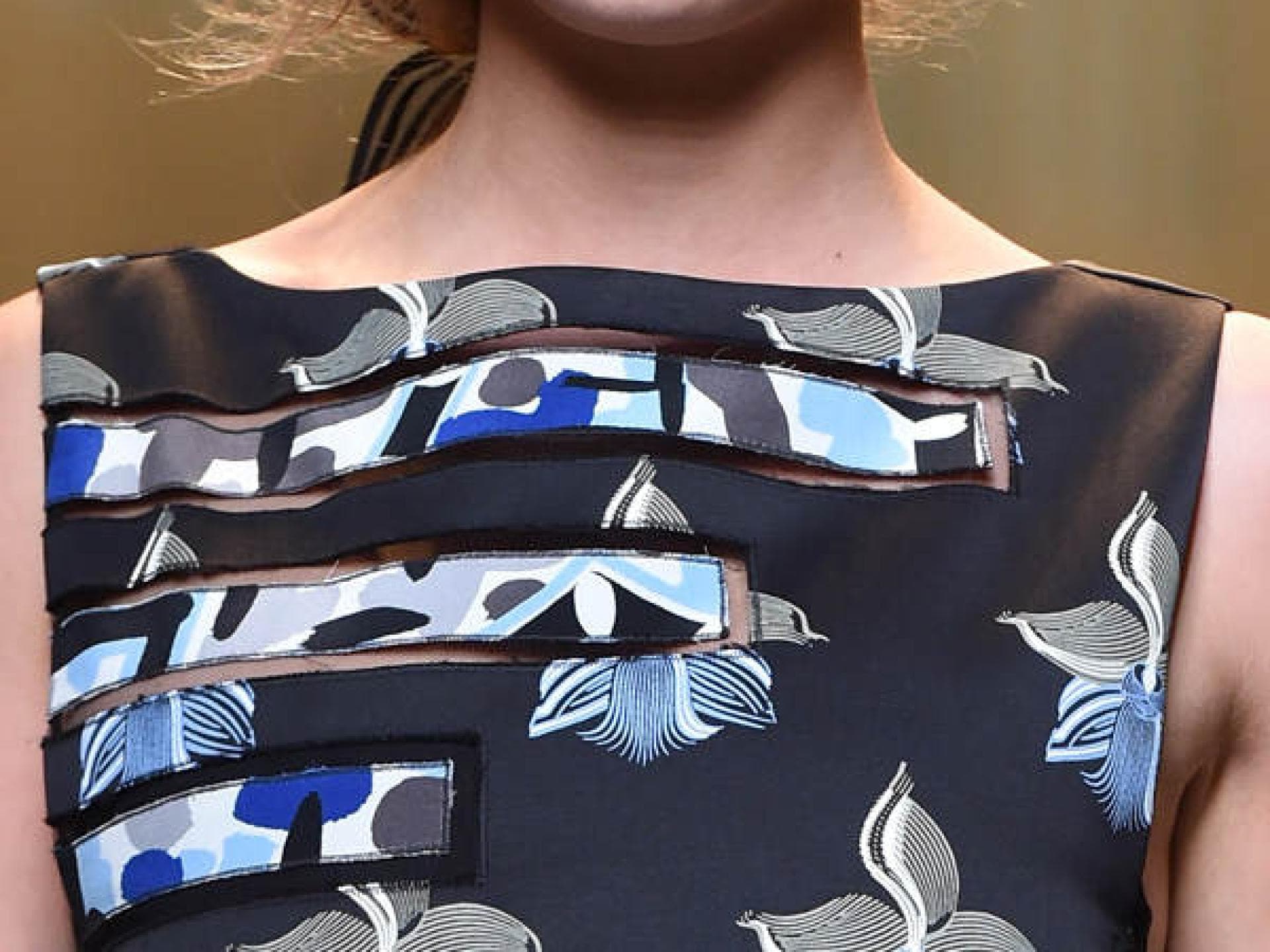 Hellblauer Leder-Lidstrich bei Fendi