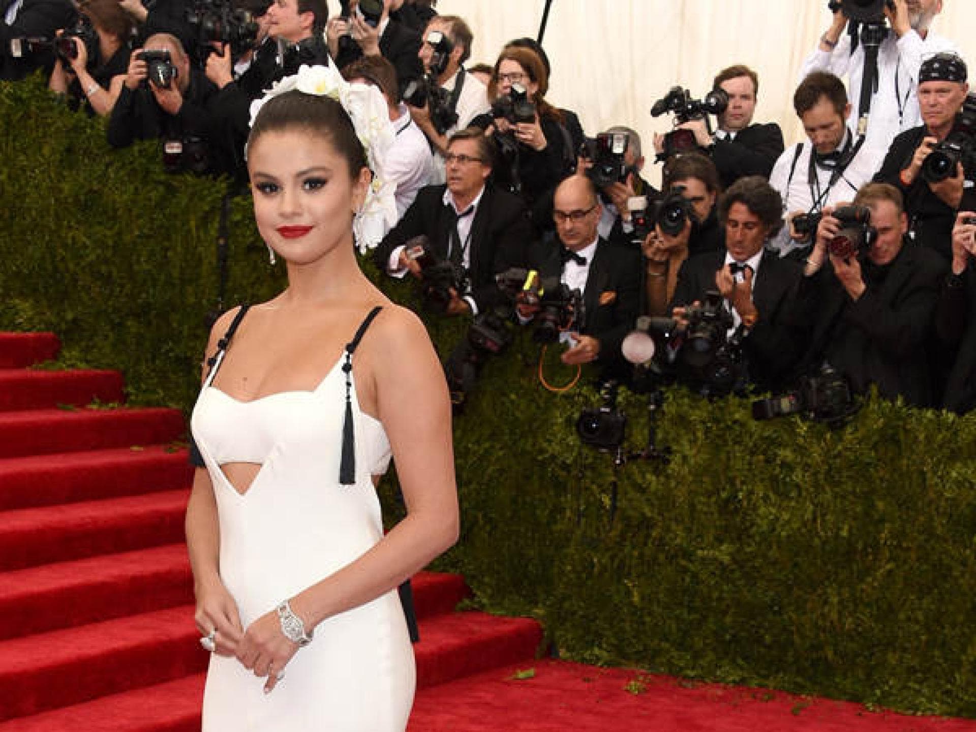 Selena Gomez: Met Gala 2015 Selena Gomez: Met Gala 2015