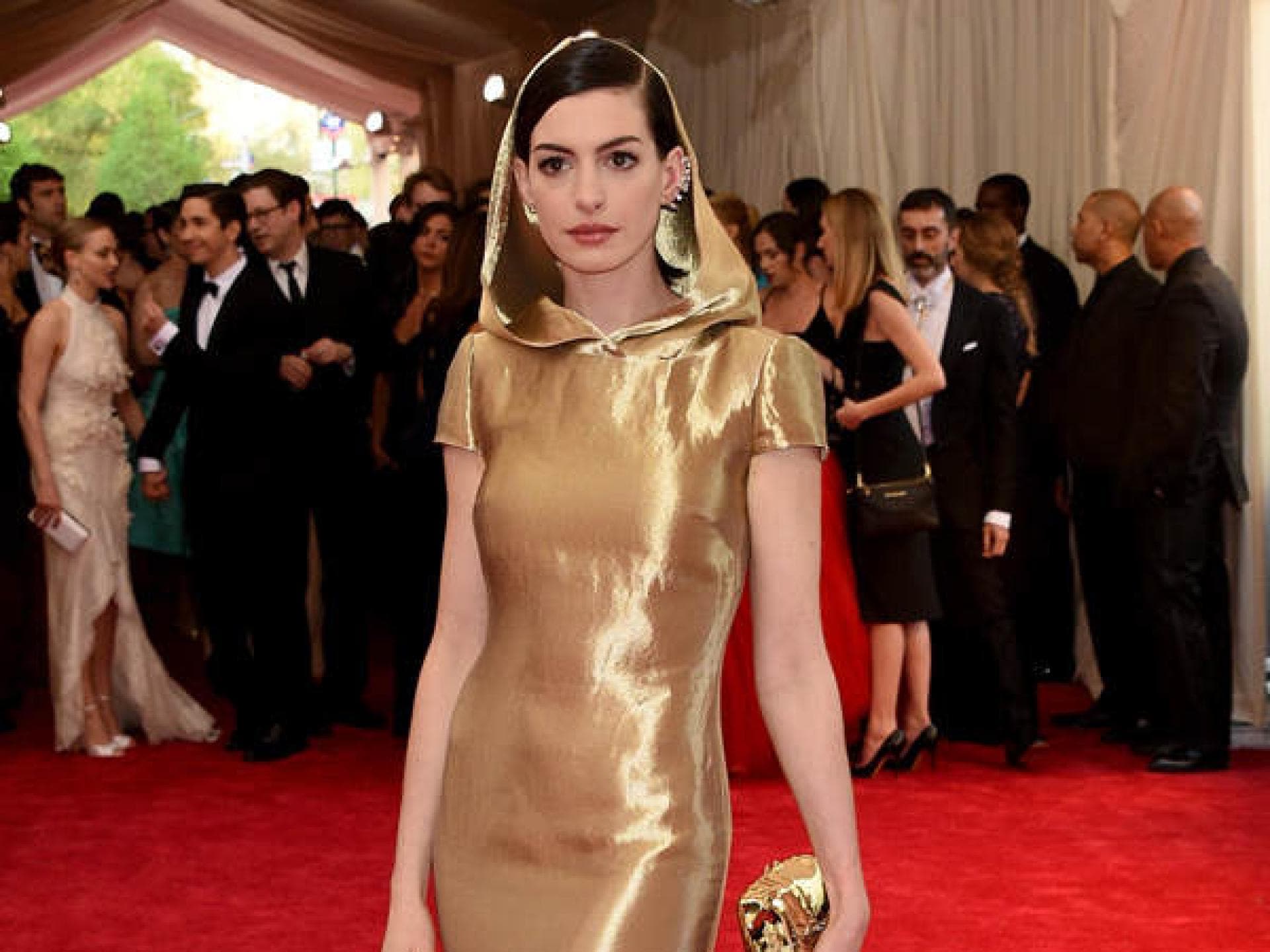 Anne Hathaway: Met Gala 2015 Anne Hathaway: Met Gala 2015