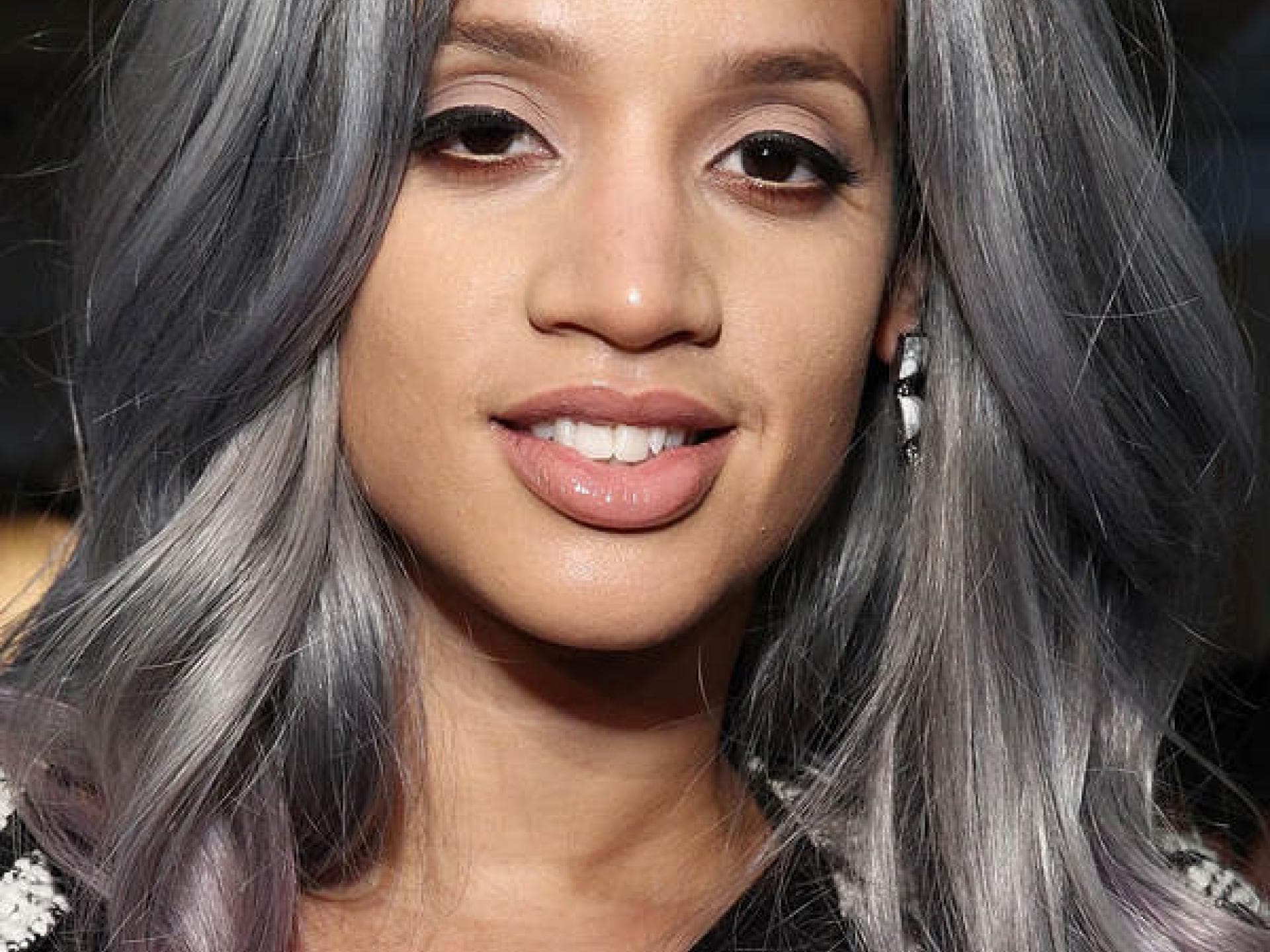 Dascha Polanco: graue Haare