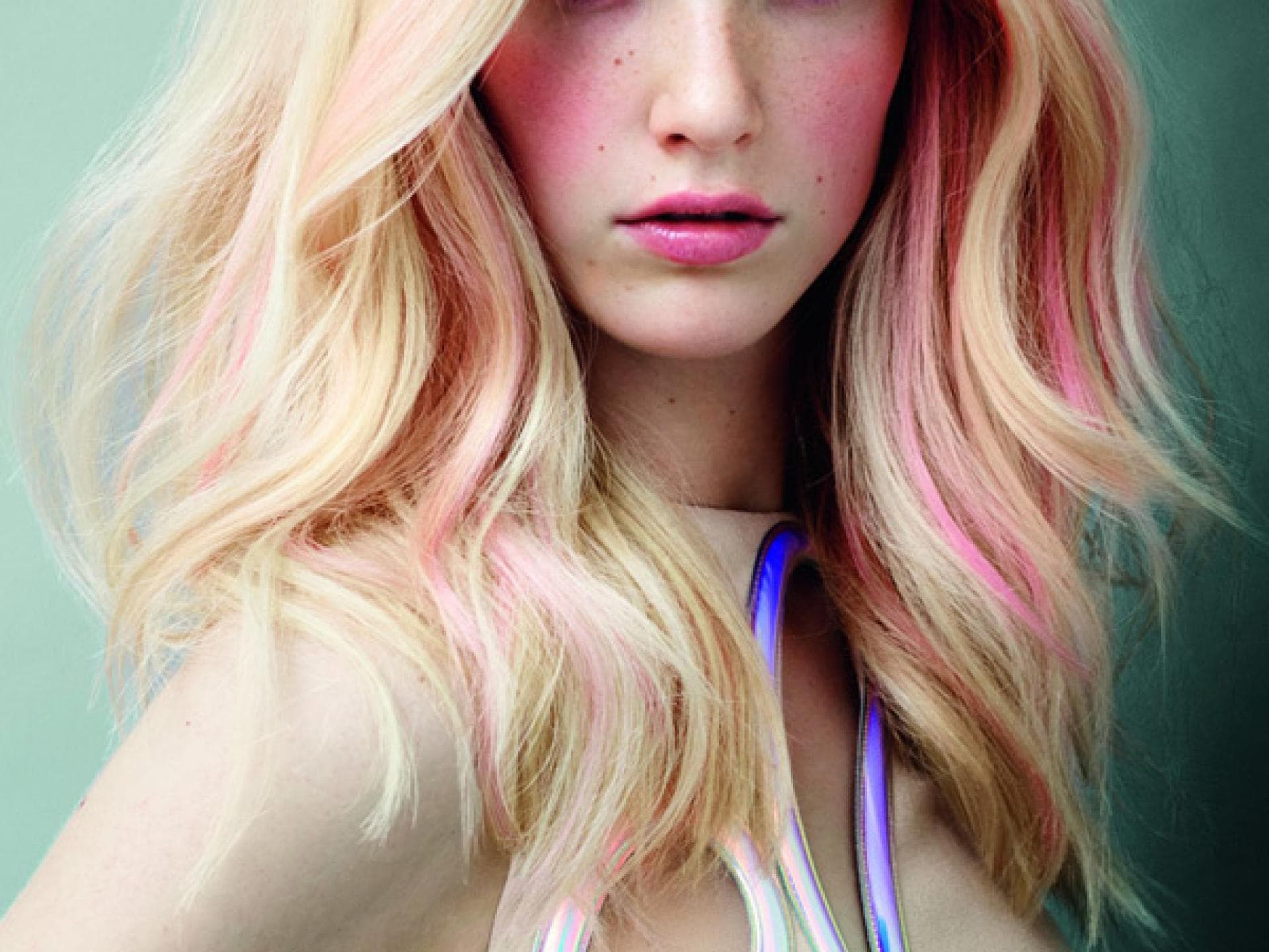Haarfarben: Blond & Pastell-Rosé Haarfarben: Blond & Pastell-Rosé