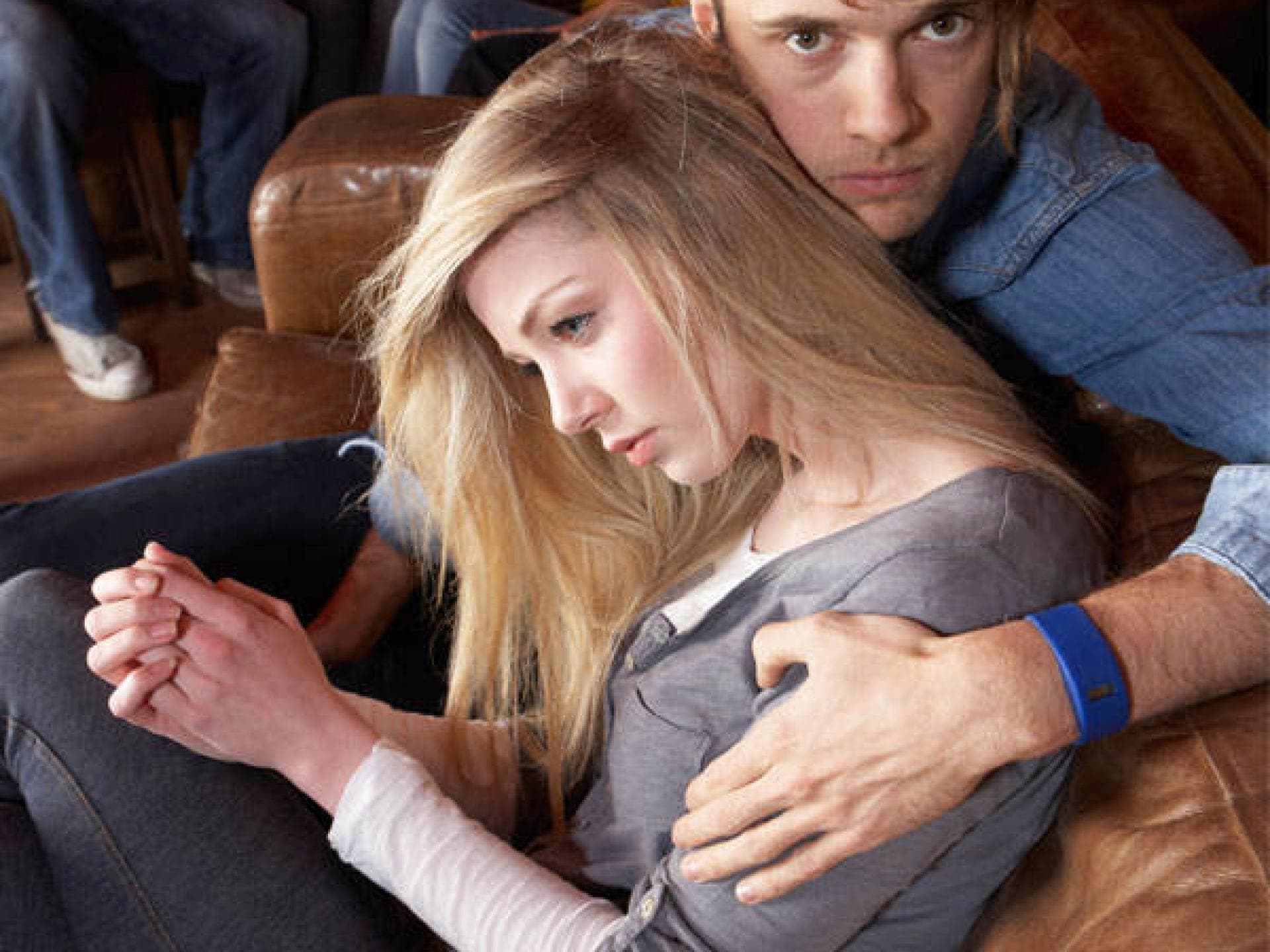 Wenn du dich nicht wohl fühlst, bitte deine Freundinnen mit dir zu gehen