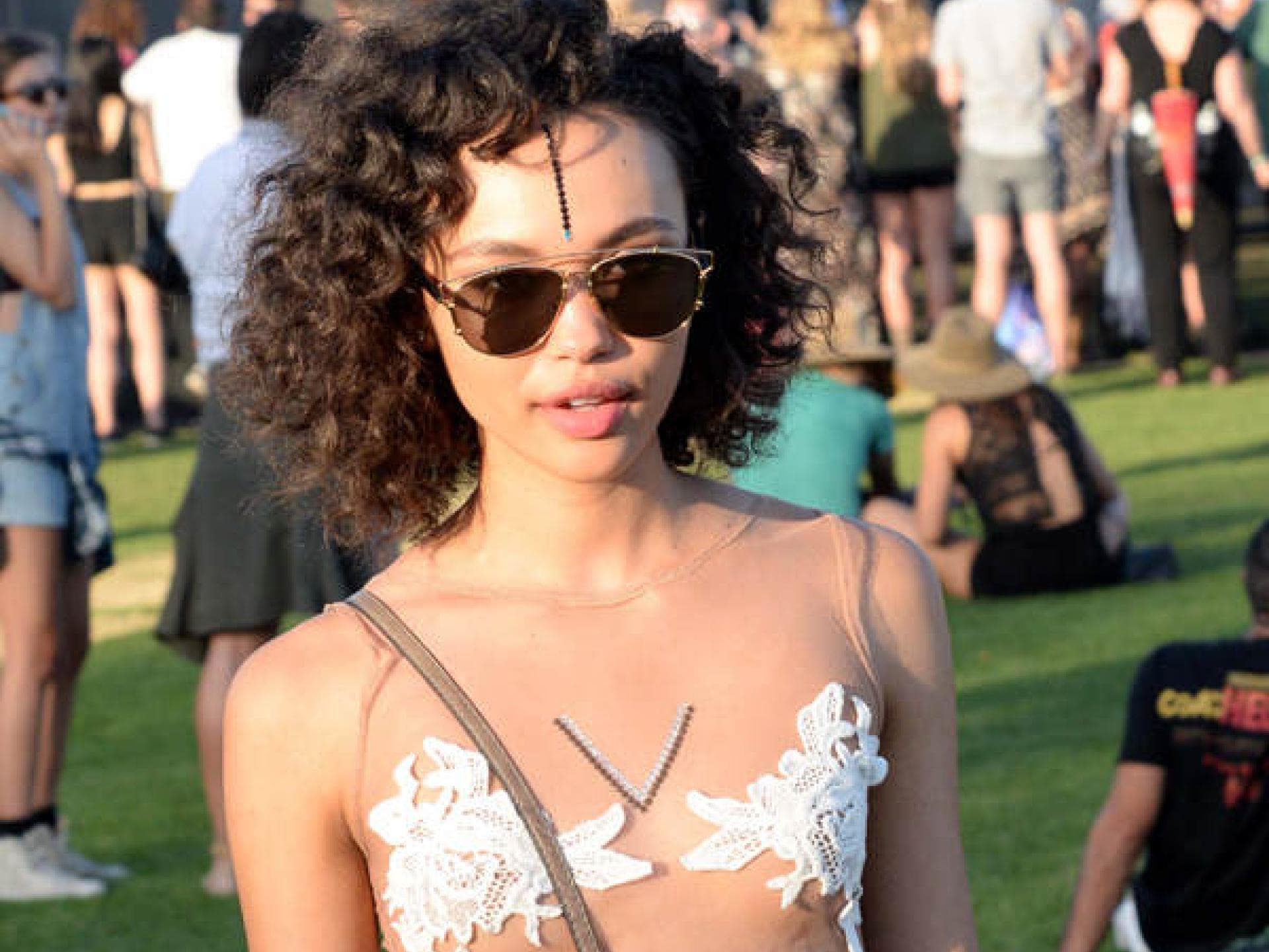 Ashley Madewke in einem Hauch von Nichts Ashley Madewke in einem Hauch von Nichts