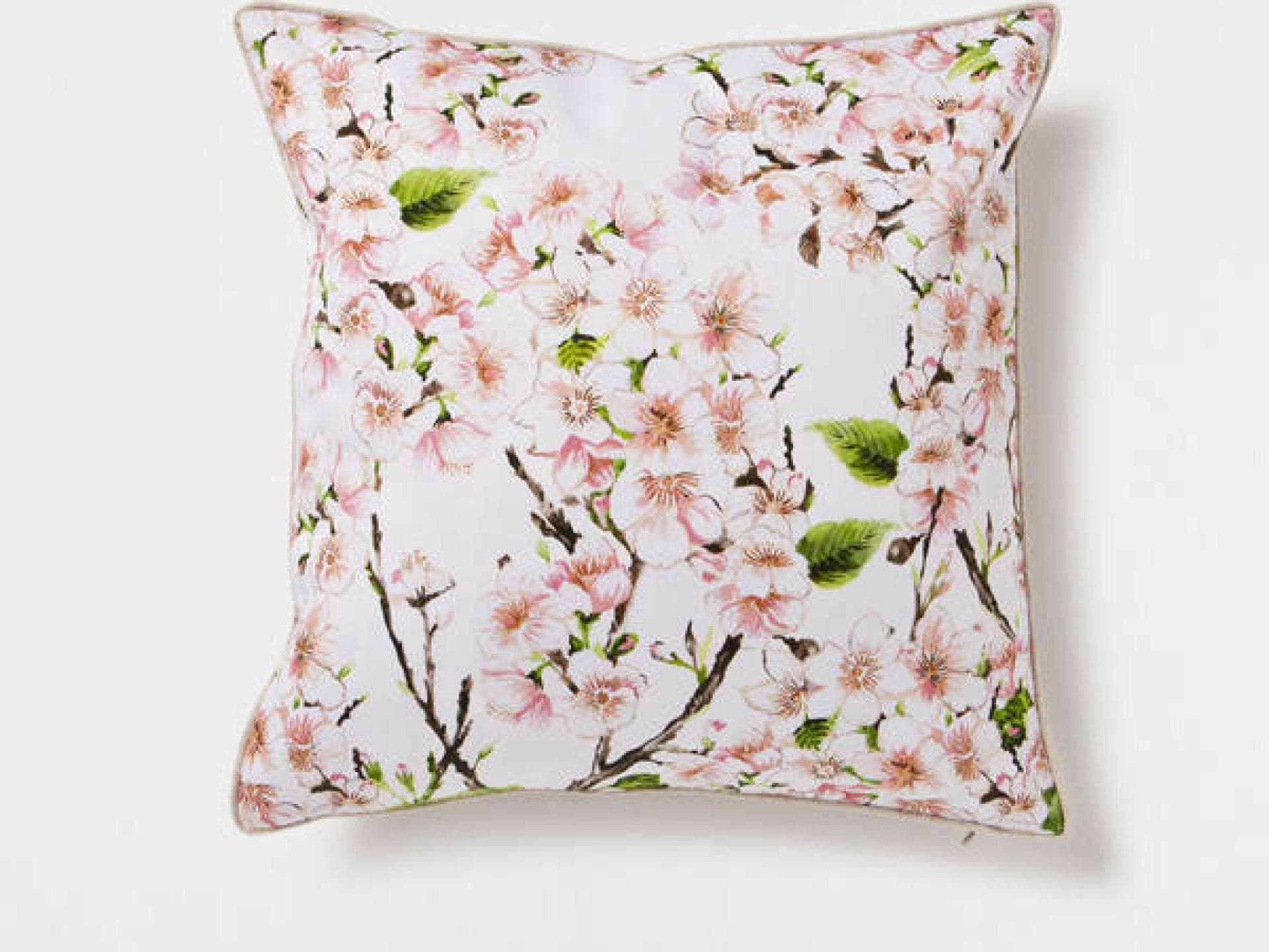 Kissen mit Blüten von Zara Home Kissen mit Blüten von Zara Home