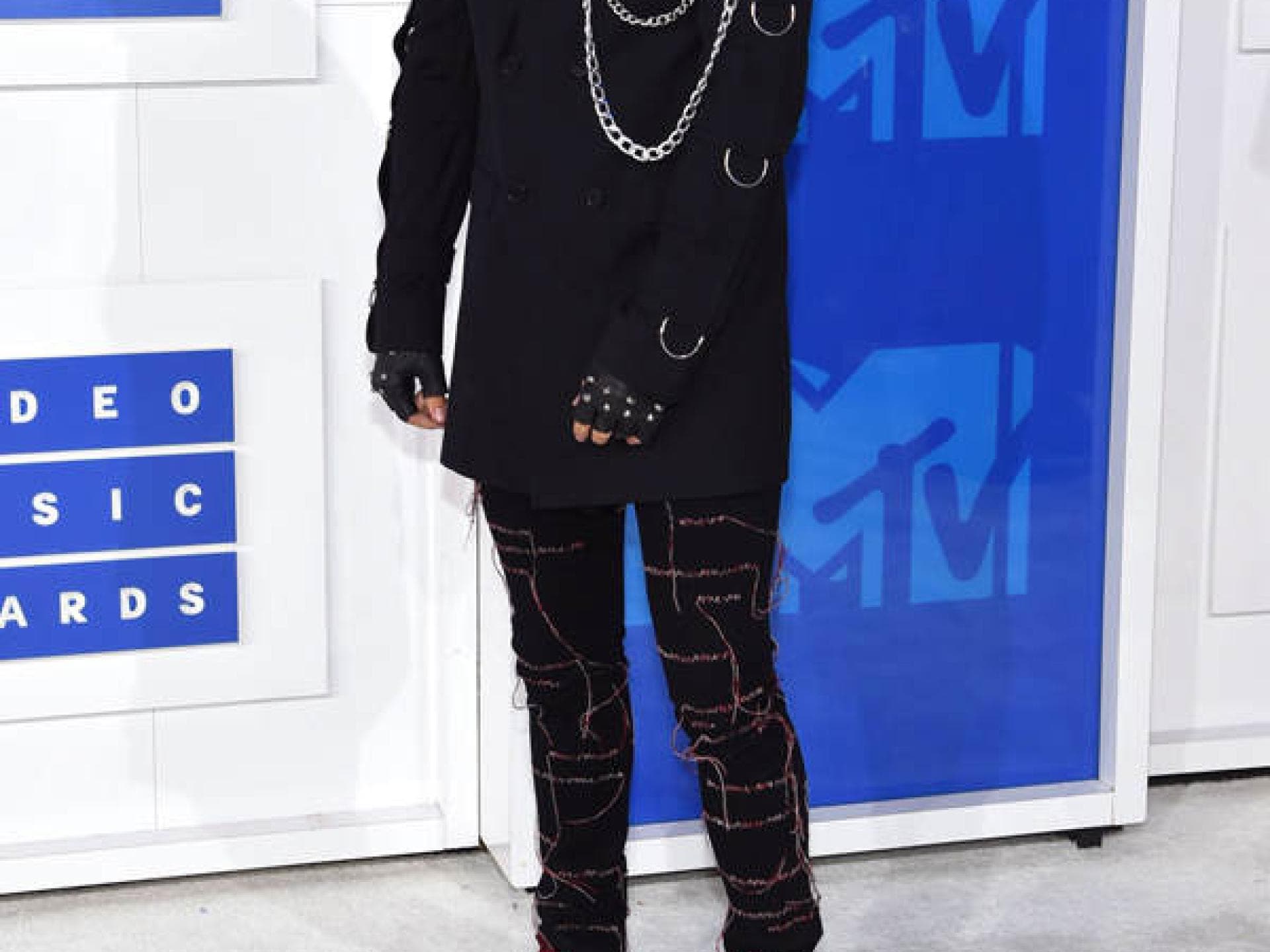 Ansel Elgort: MTV Video Music Awards 2016 Ansel Elgort: MTV Video Music Awards 2016