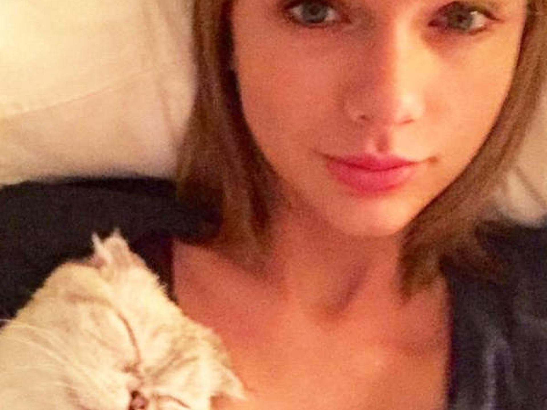 Taylor Swift ohne Make-up - aber mit Katze!