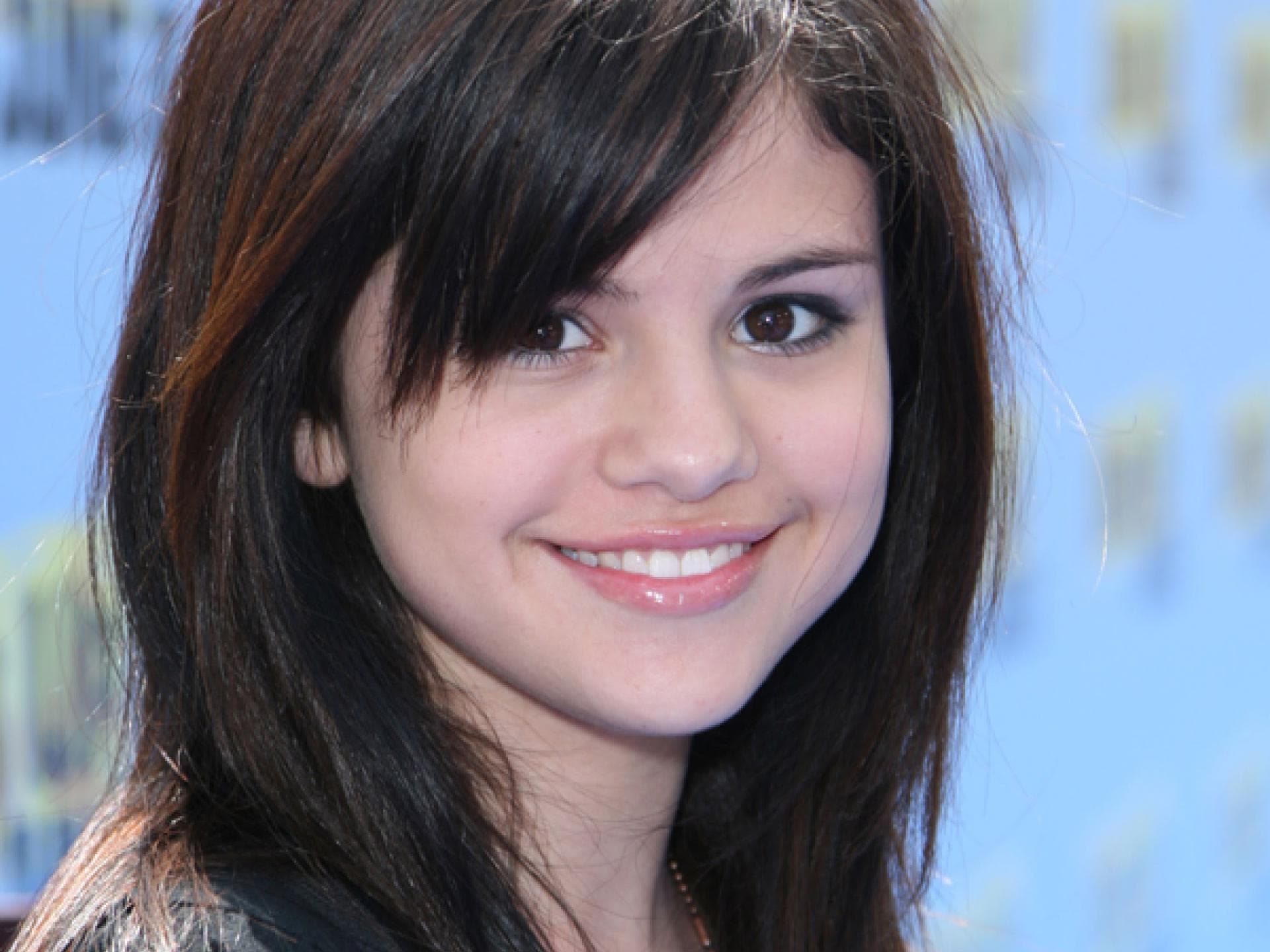 Selena Gomez Frisur früher