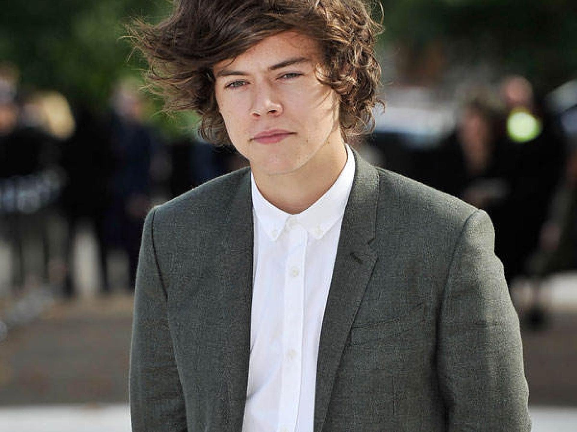 Harry Styles mit Seiten-Tolle Harry Styles mit Seiten-Tolle