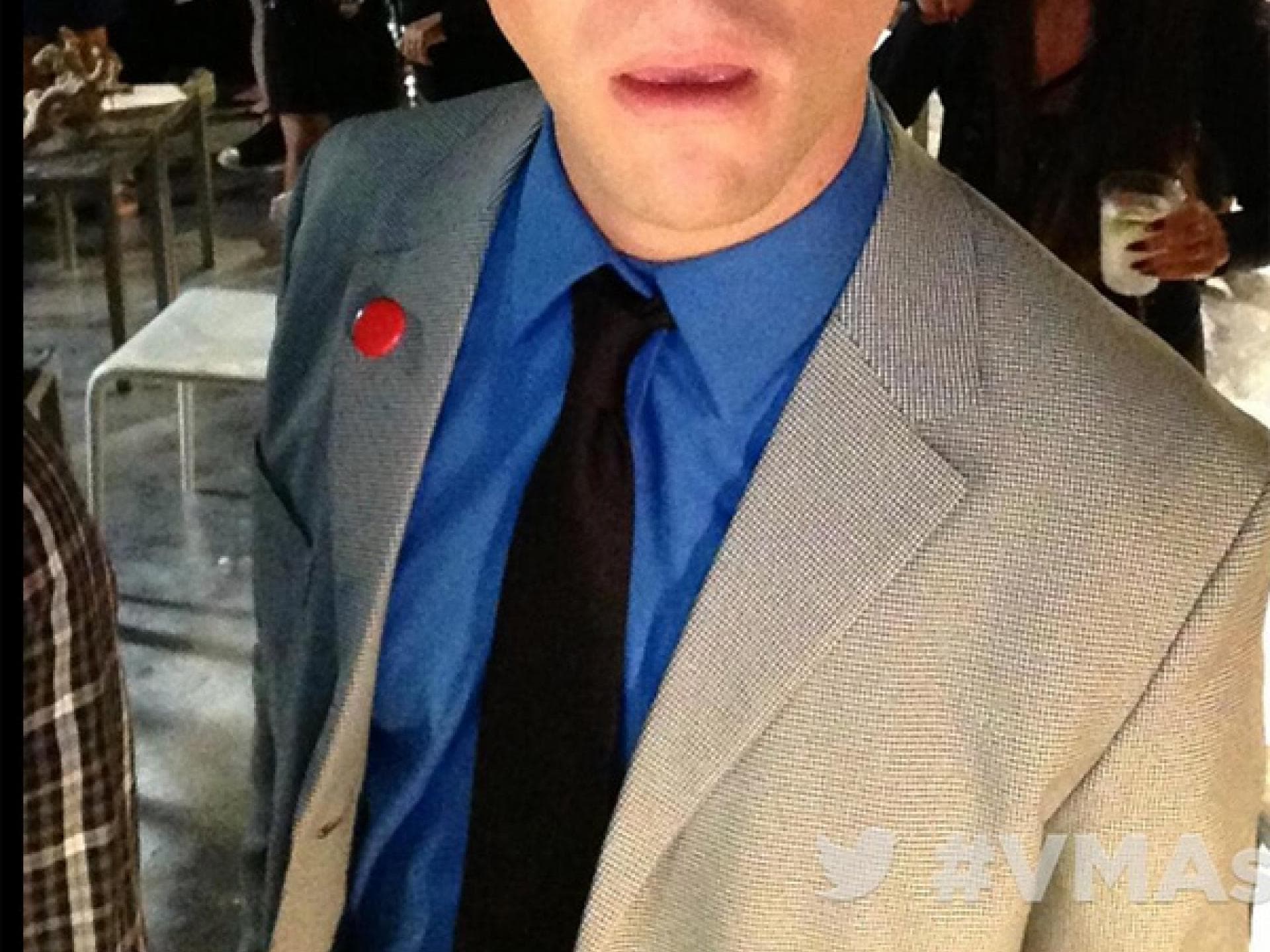 Selena Gomez: Photobomb