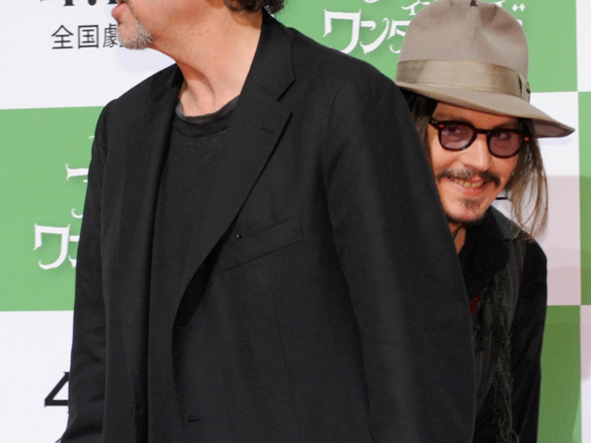 Photobomb: Johnny Depp