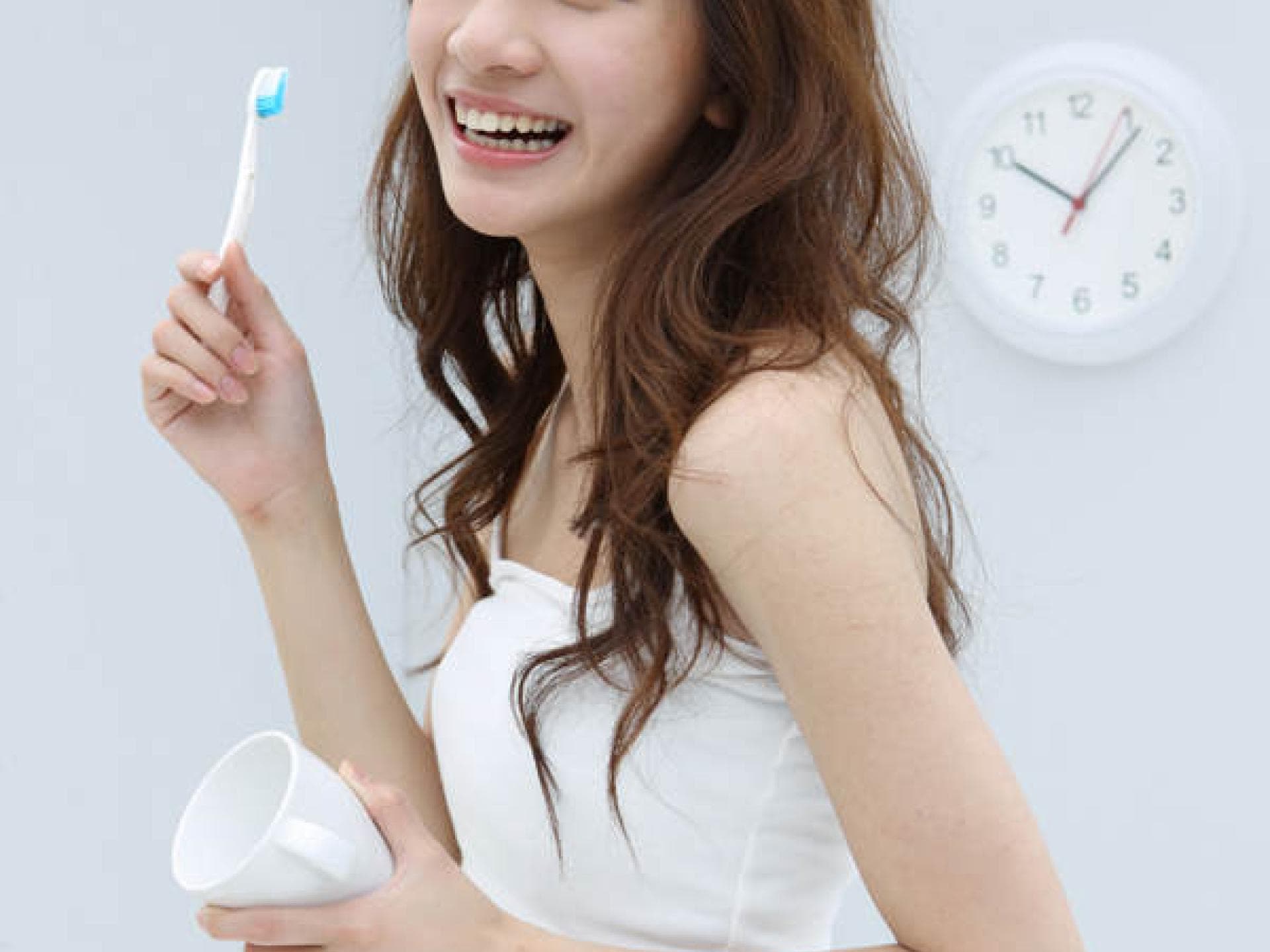 Beim Zähneputzen Zeit sparen Beim Zähneputzen Zeit sparen